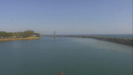 Dana Point Harbor Laguna Cliffs Resort Live Webcam - Sep 12, 2025, 4:04pm PDT