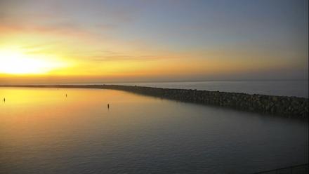 Dana Point Harbor Laguna Cliffs Resort Live Webcam - Dec 18, 2025, 6:30am PST