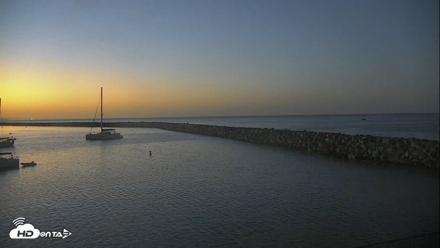 Dana Point Harbor Laguna Cliffs Resort Live Webcam - Oct 18, 2026, 6:33am PDT