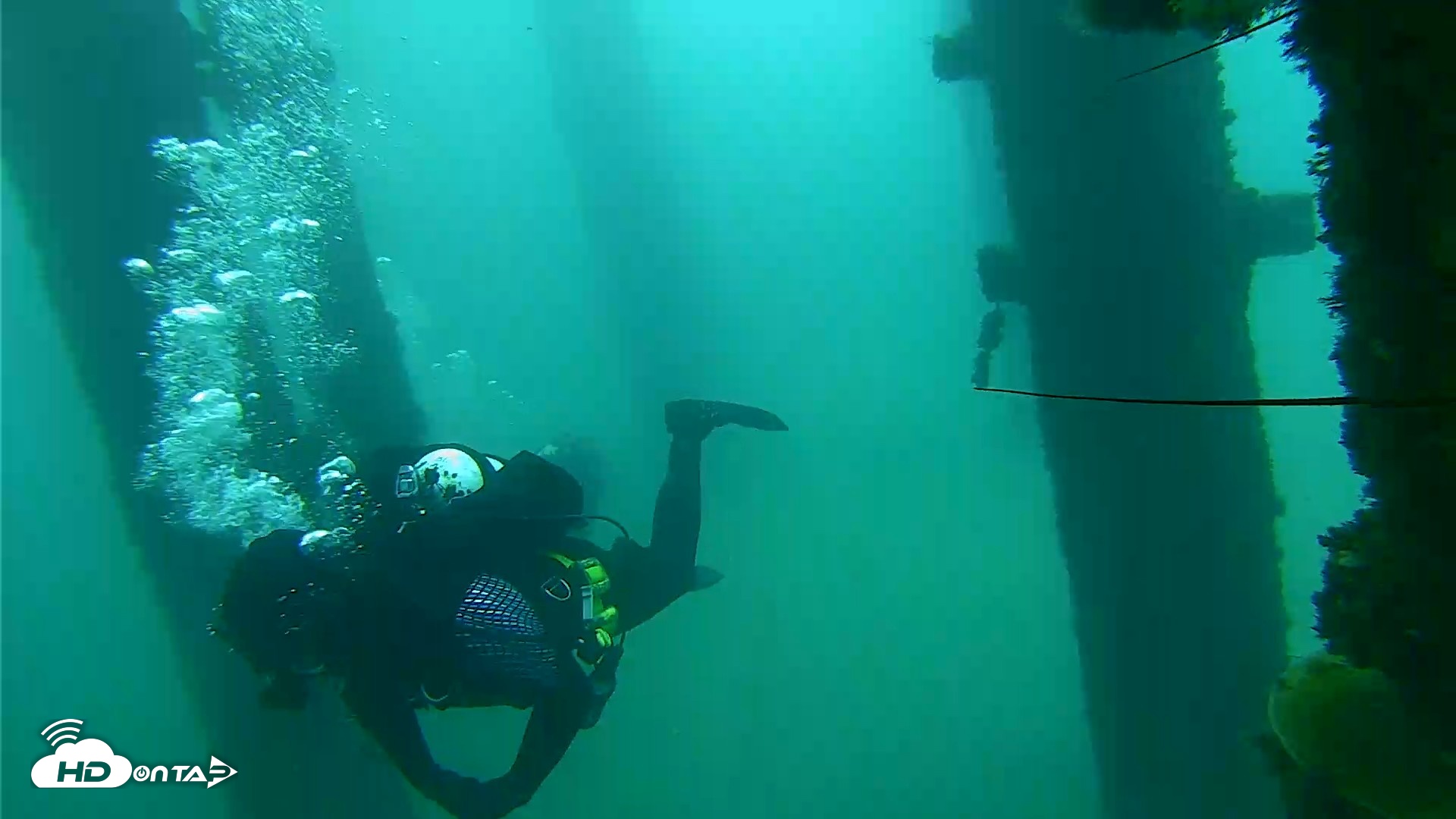 Snapshot of Scripps Pier Underwater Live Webcam taken Oct 8, 2026, 9:33am PDT