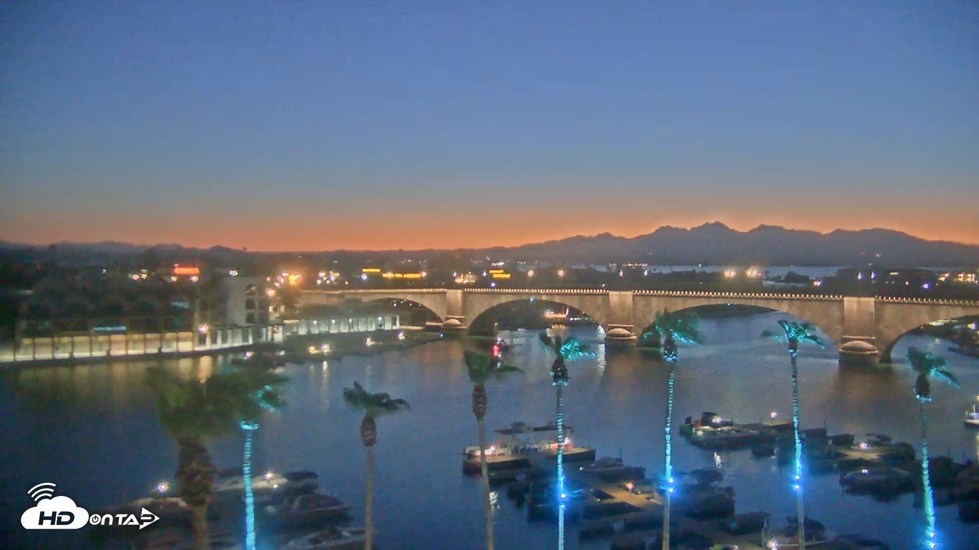 Snapshot of Lake Havasu London Bridge Live Webcam taken Aug 2, 2026, 8:15pm MST