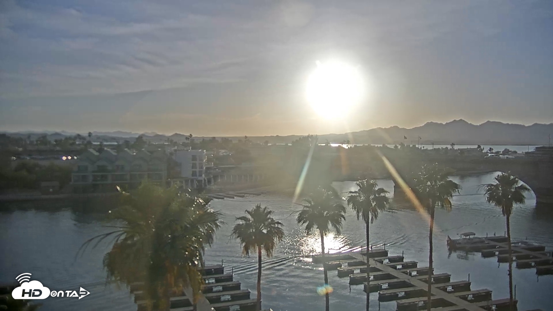 Snapshot of Lake Havasu London Bridge Live Webcam taken Apr 29, 2026, 6:44pm MST