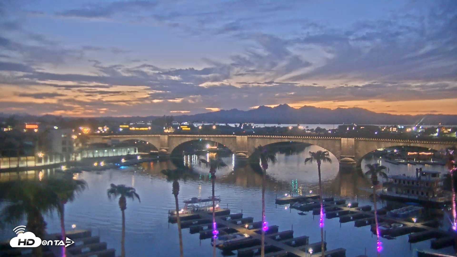 Snapshot of Lake Havasu London Bridge Live Webcam taken Aug 26, 2026, 7:39pm MST