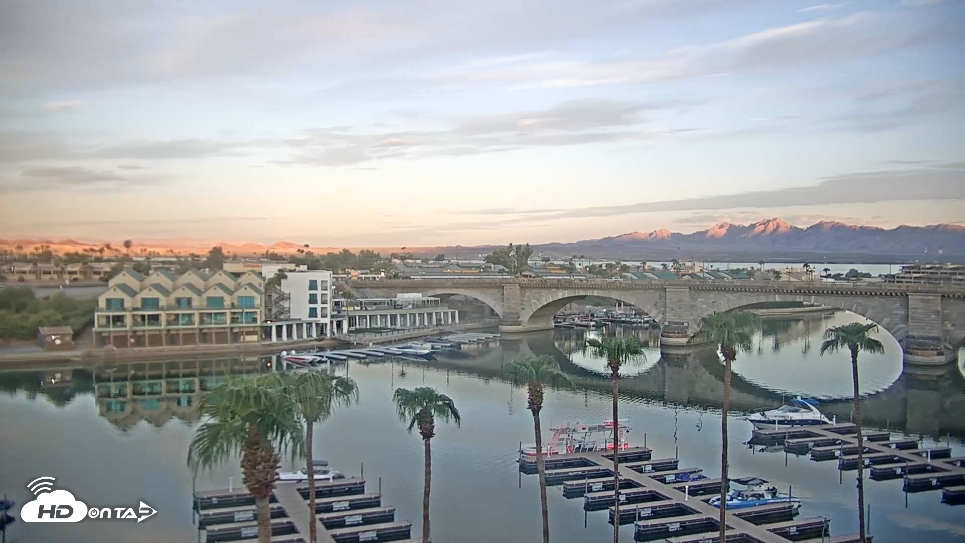 Snapshot of Lake Havasu London Bridge Live Webcam taken Sep 8, 2026, 6:24am MST