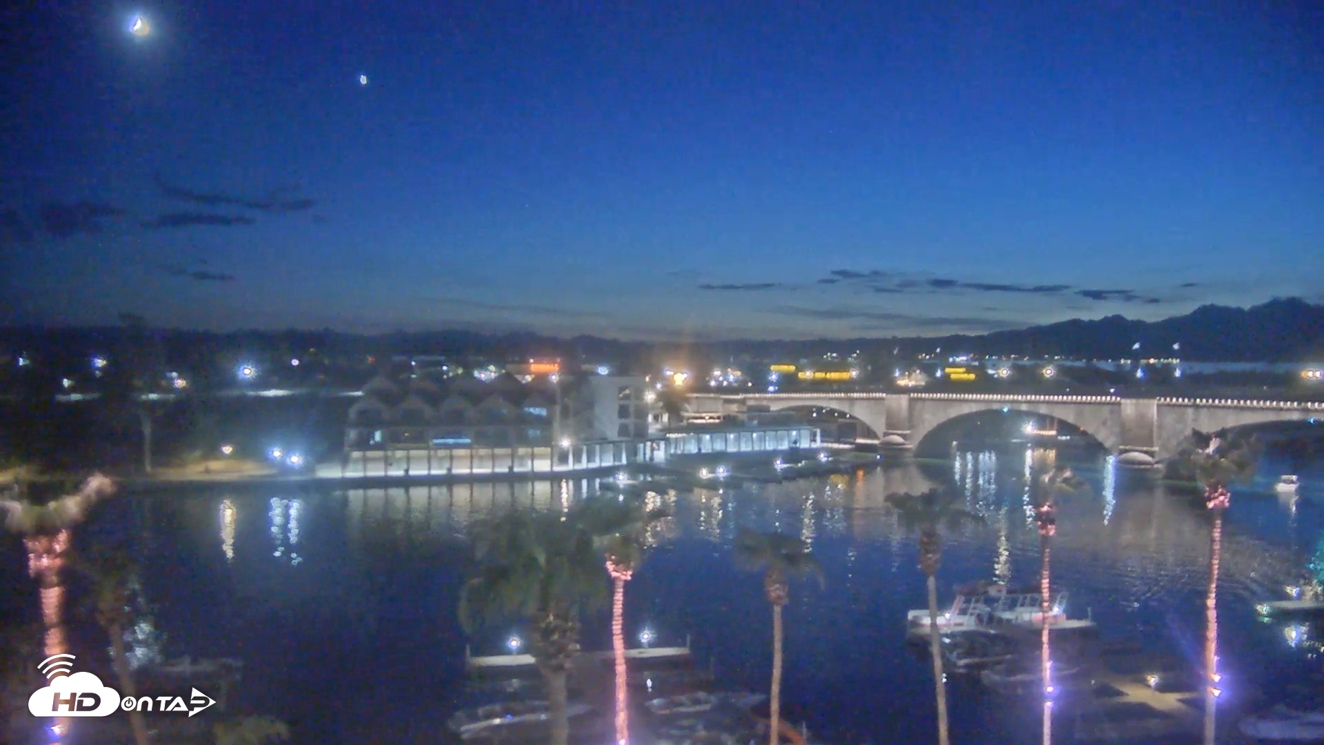 Snapshot of Lake Havasu London Bridge Live Webcam taken Aug 16, 2026, 8:10pm MST
