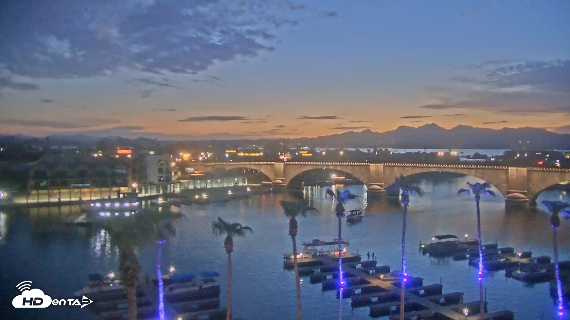 Snapshot of Lake Havasu London Bridge Live Webcam taken Aug 6, 2026, 8:04pm MST