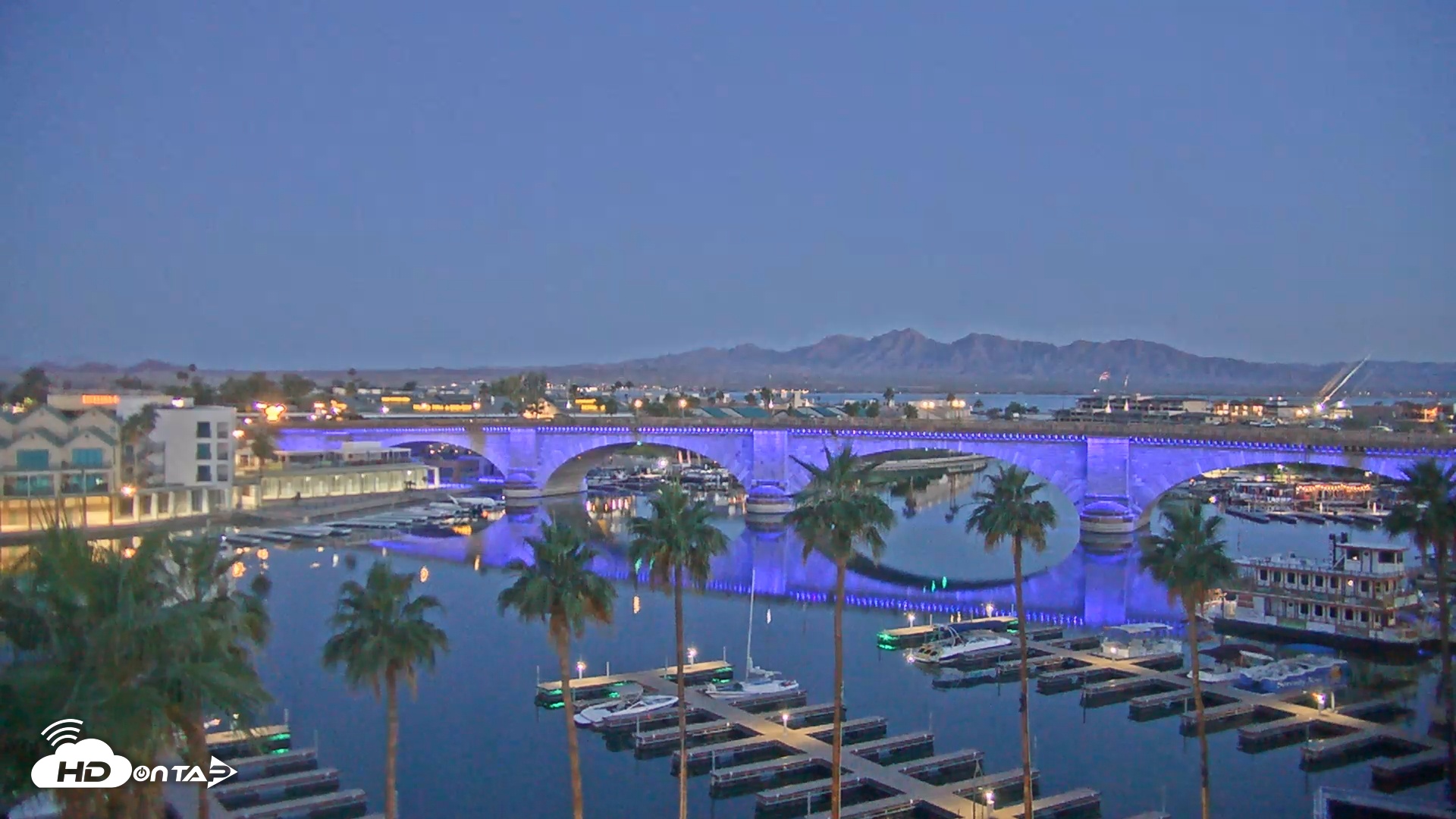 Snapshot of Lake Havasu London Bridge Live Webcam taken May 15, 2025, 5:08am MST