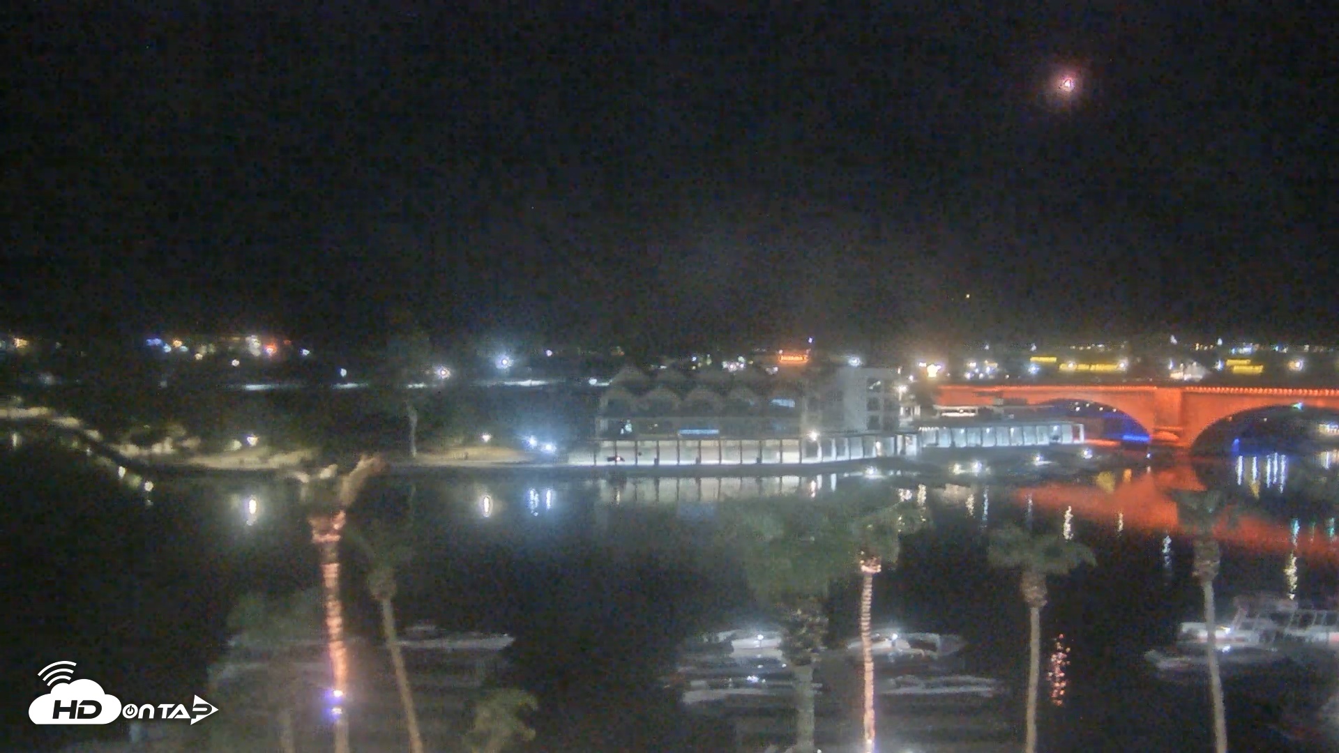 Snapshot of Lake Havasu London Bridge Live Webcam taken Jul 31, 2026, 9:33pm MST
