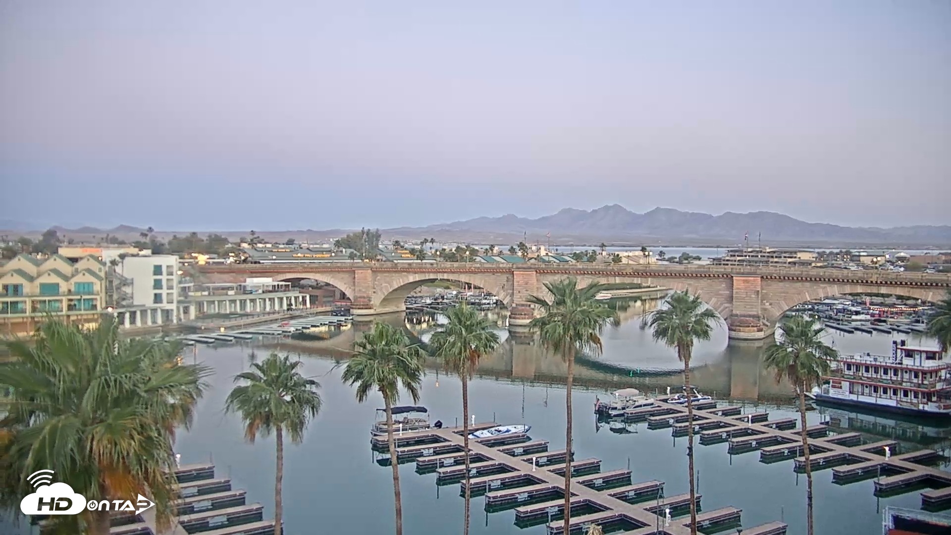 Snapshot of Lake Havasu London Bridge Live Webcam taken Apr 30, 2026, 5:41am MST