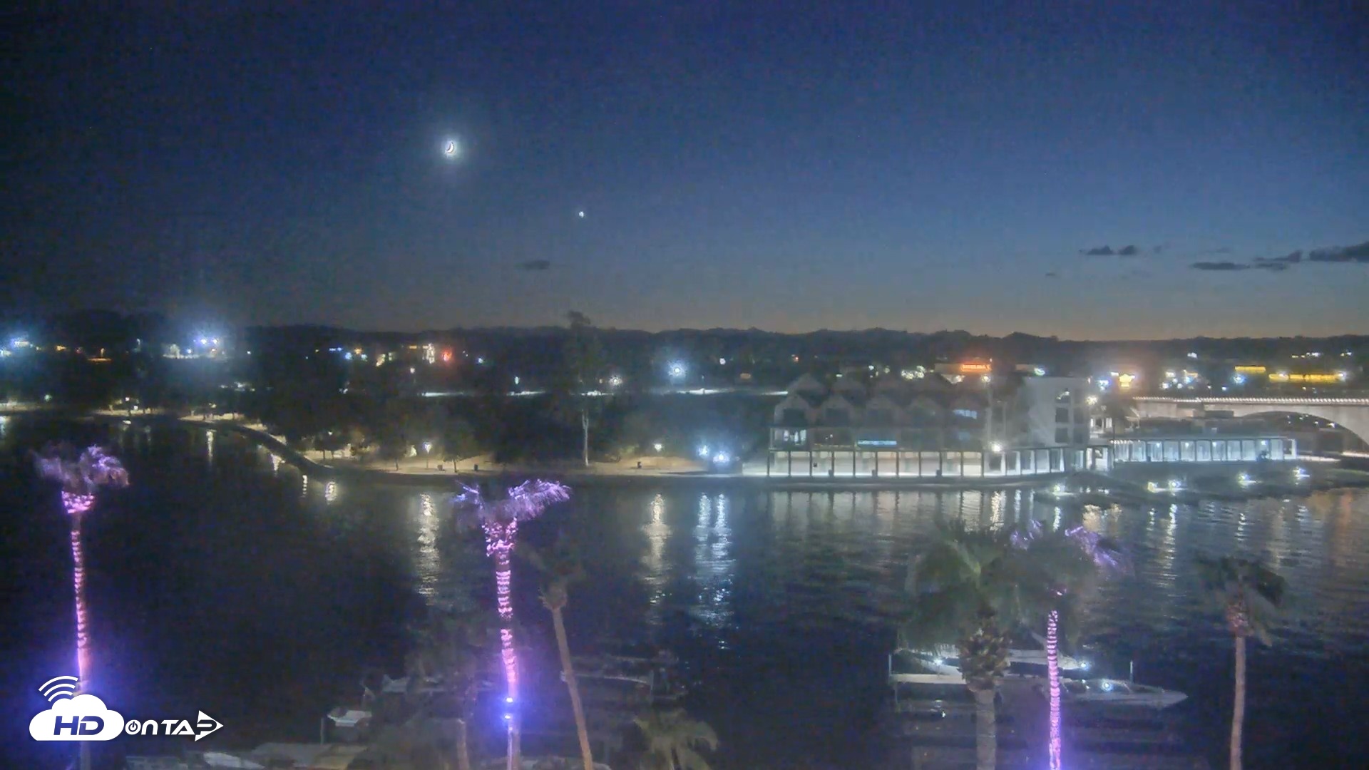 Snapshot of Lake Havasu London Bridge Live Webcam taken Sep 14, 2026, 7:33pm MST