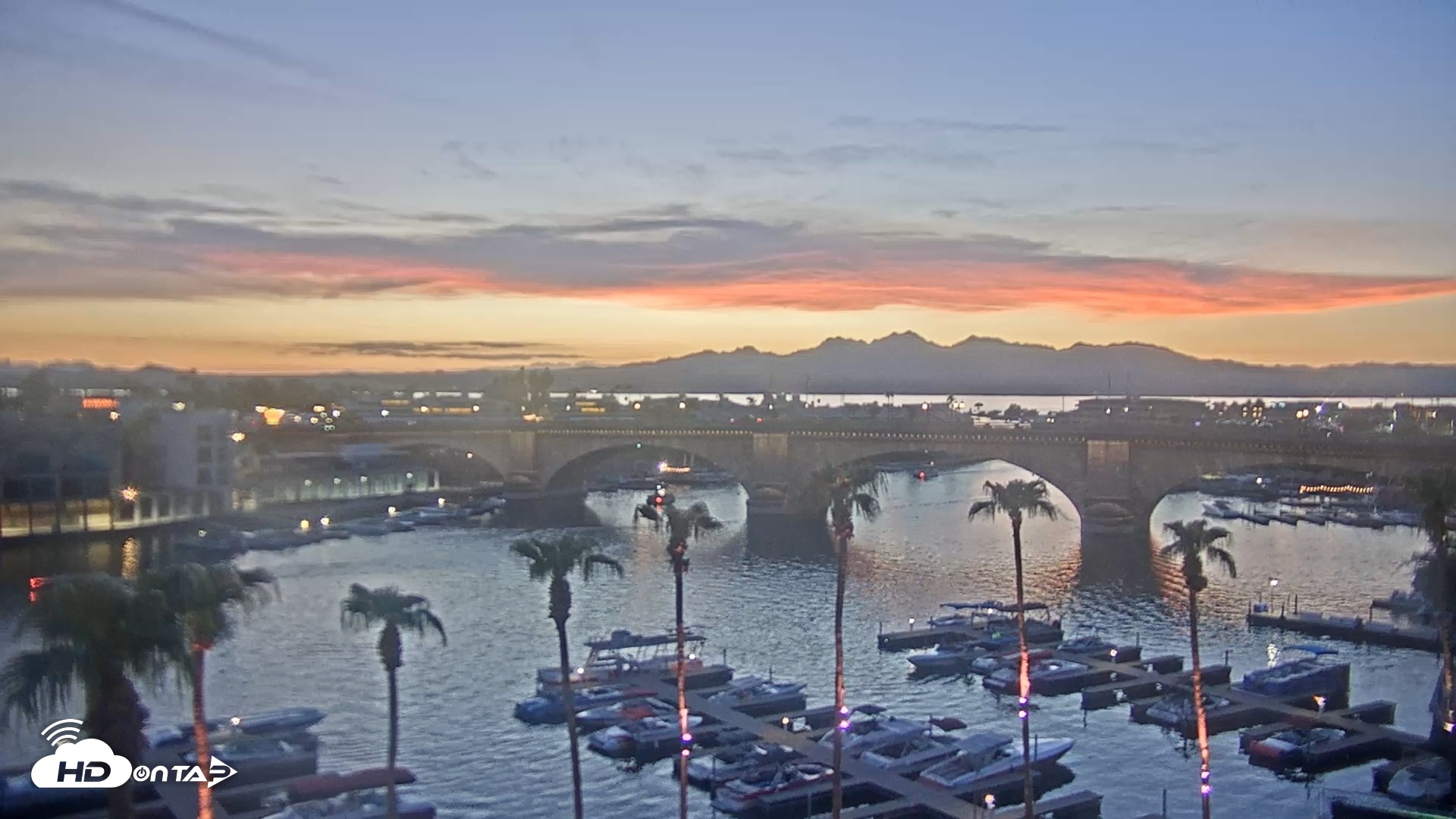 Snapshot of Lake Havasu London Bridge Live Webcam taken Aug 22, 2026, 7:35pm MST