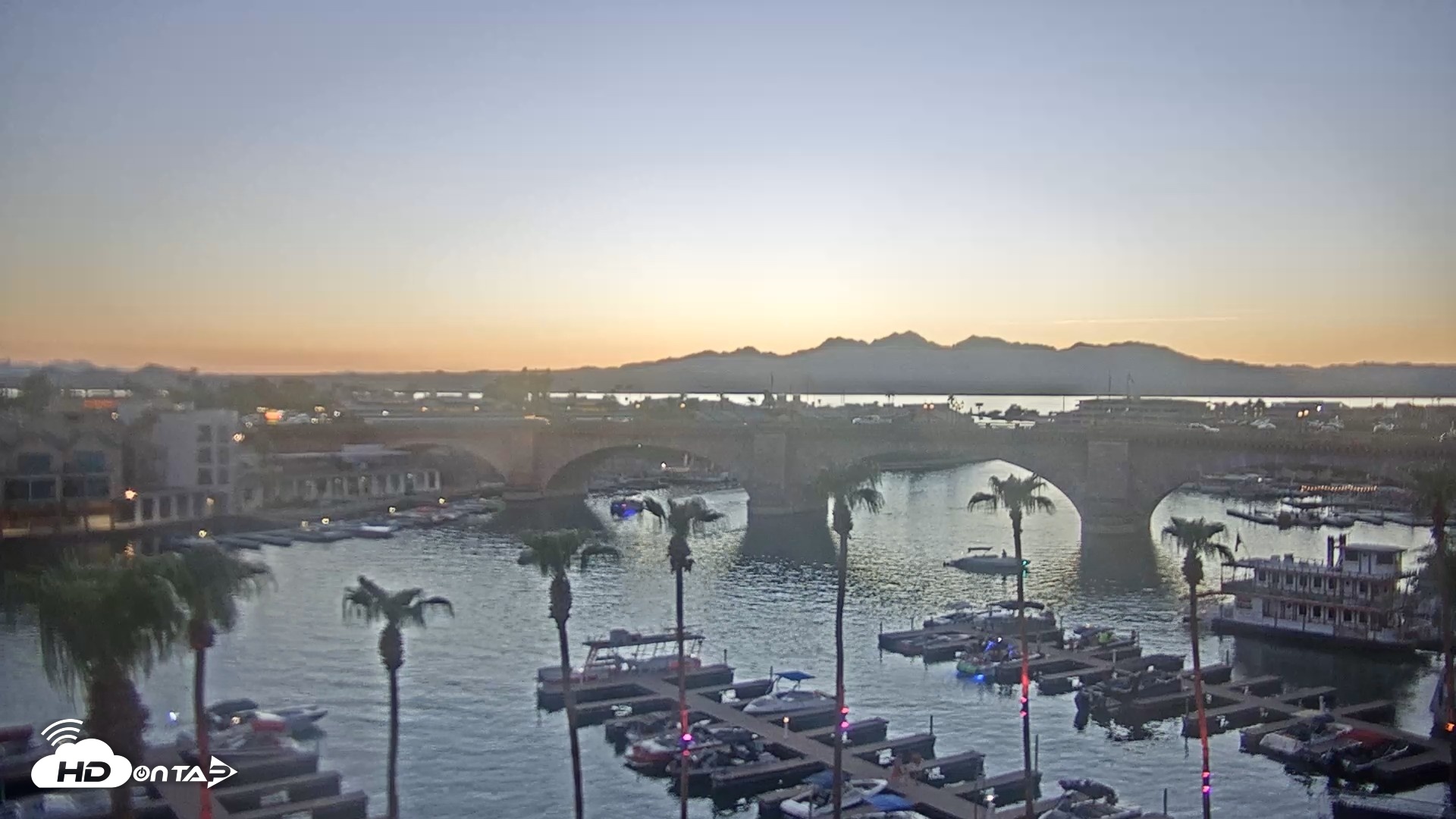 Snapshot of Lake Havasu London Bridge Live Webcam taken Jul 31, 2026, 7:52pm MST