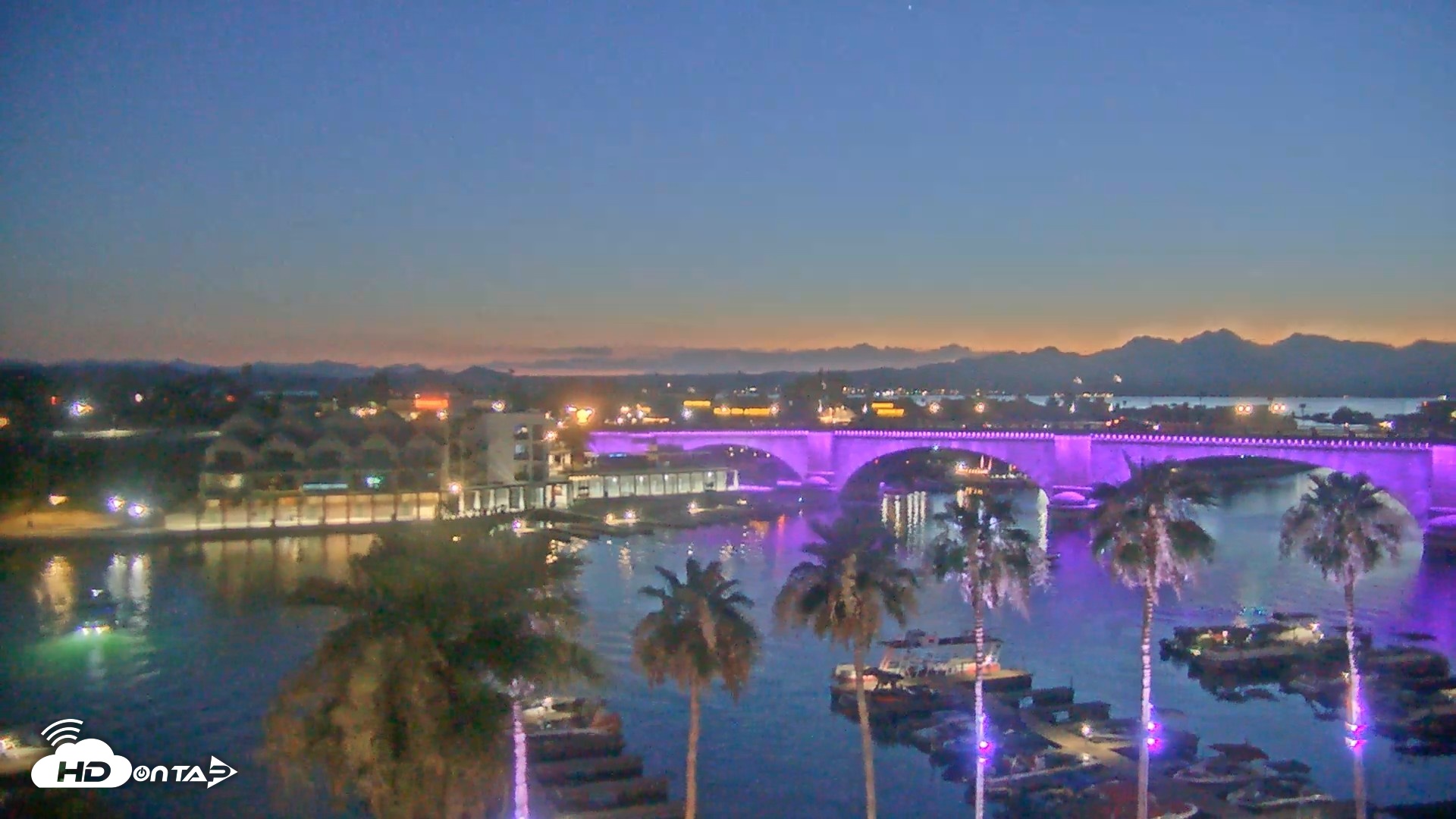 Snapshot of Lake Havasu London Bridge Live Webcam taken Jun 15, 2026, 8:31pm MST
