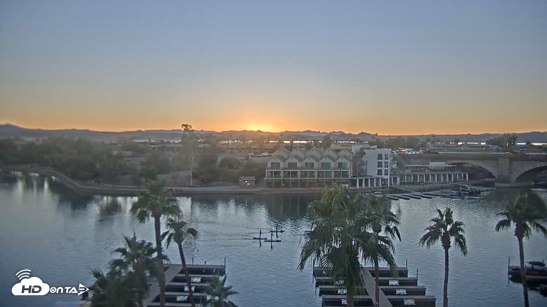 Snapshot of Lake Havasu London Bridge Live Webcam taken Nov 1, 2025, 5:40pm MST