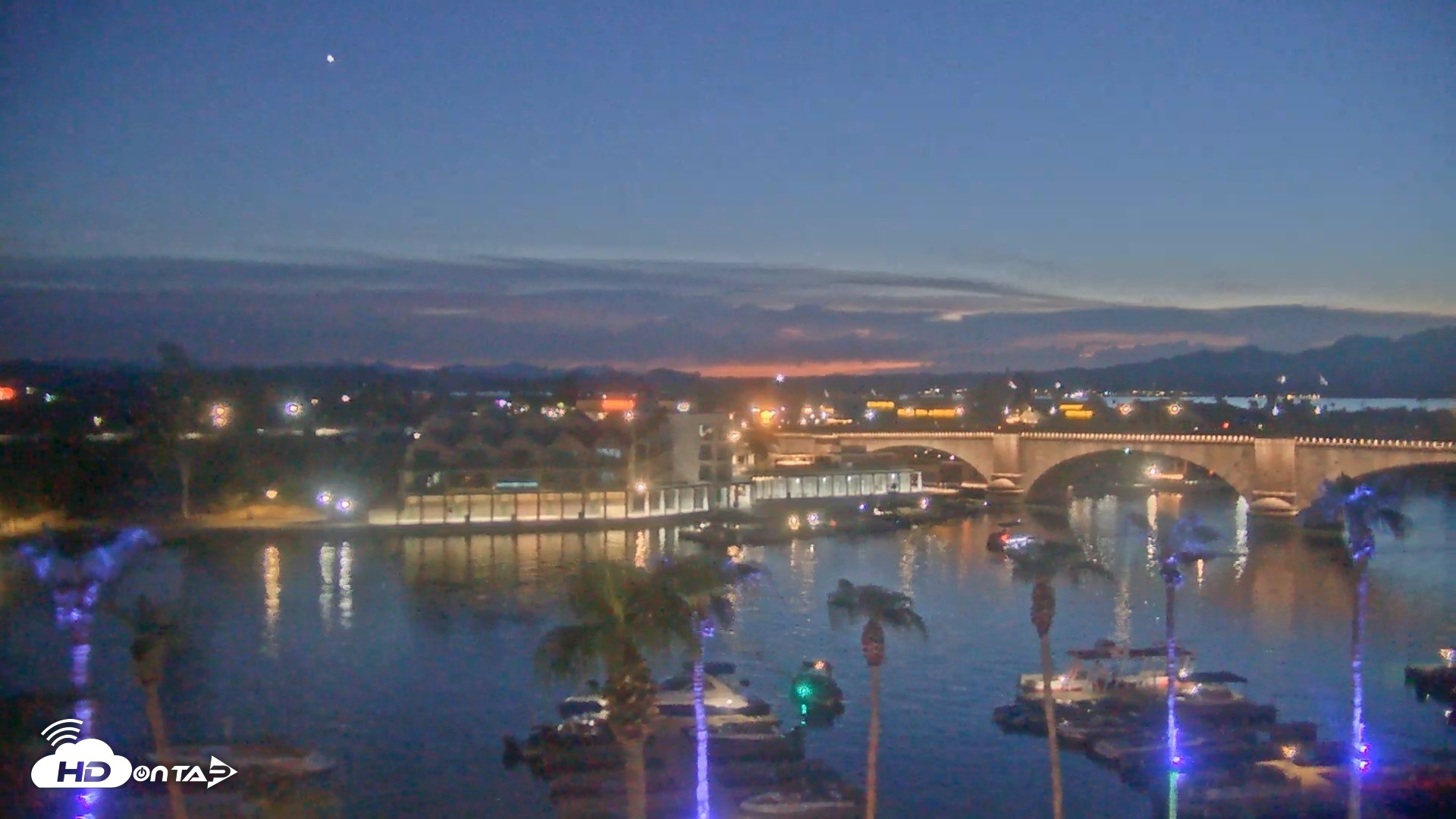 Snapshot of Lake Havasu London Bridge Live Webcam taken Aug 21, 2026, 7:54pm MST