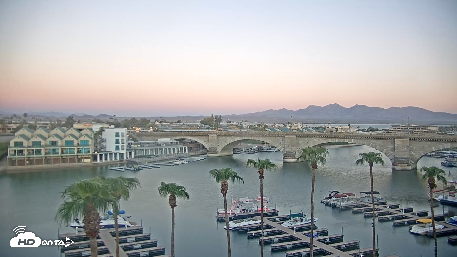Snapshot of Lake Havasu London Bridge Live Webcam taken Sep 3, 2026, 6:13am MST