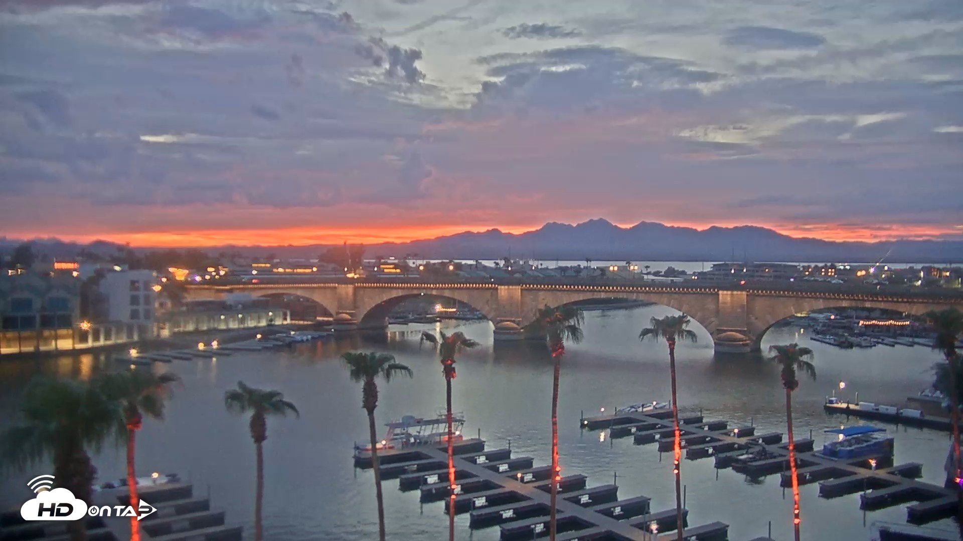 Snapshot of Lake Havasu London Bridge Live Webcam taken Aug 13, 2026, 7:43pm MST