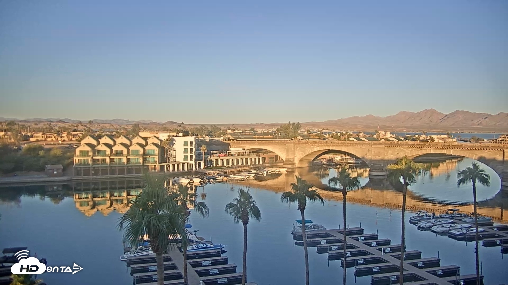 Snapshot of Lake Havasu London Bridge Live Webcam taken Oct 23, 2026, 7:14am MST