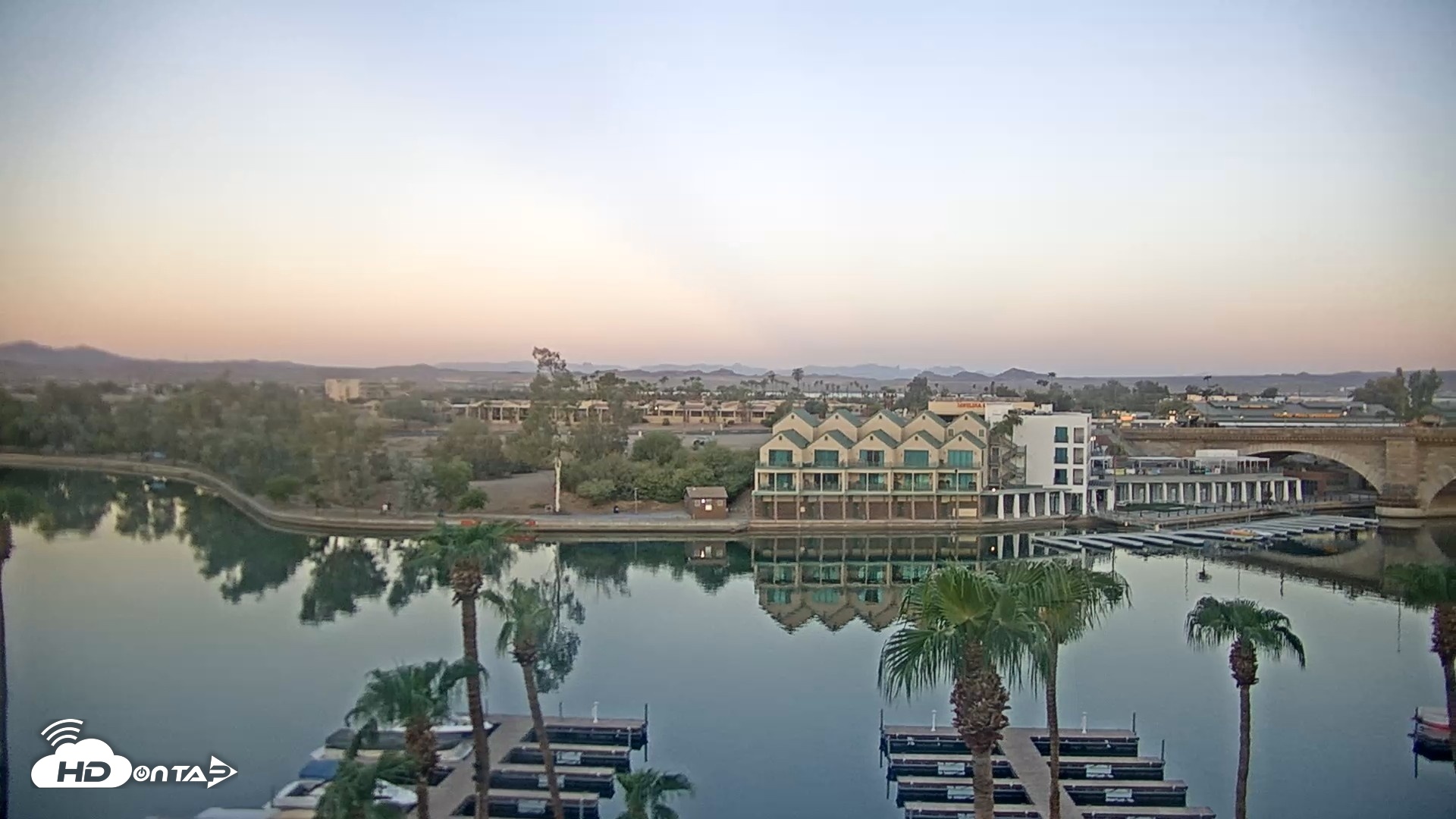 Snapshot of Lake Havasu London Bridge Live Webcam taken Aug 26, 2026, 6:15am MST