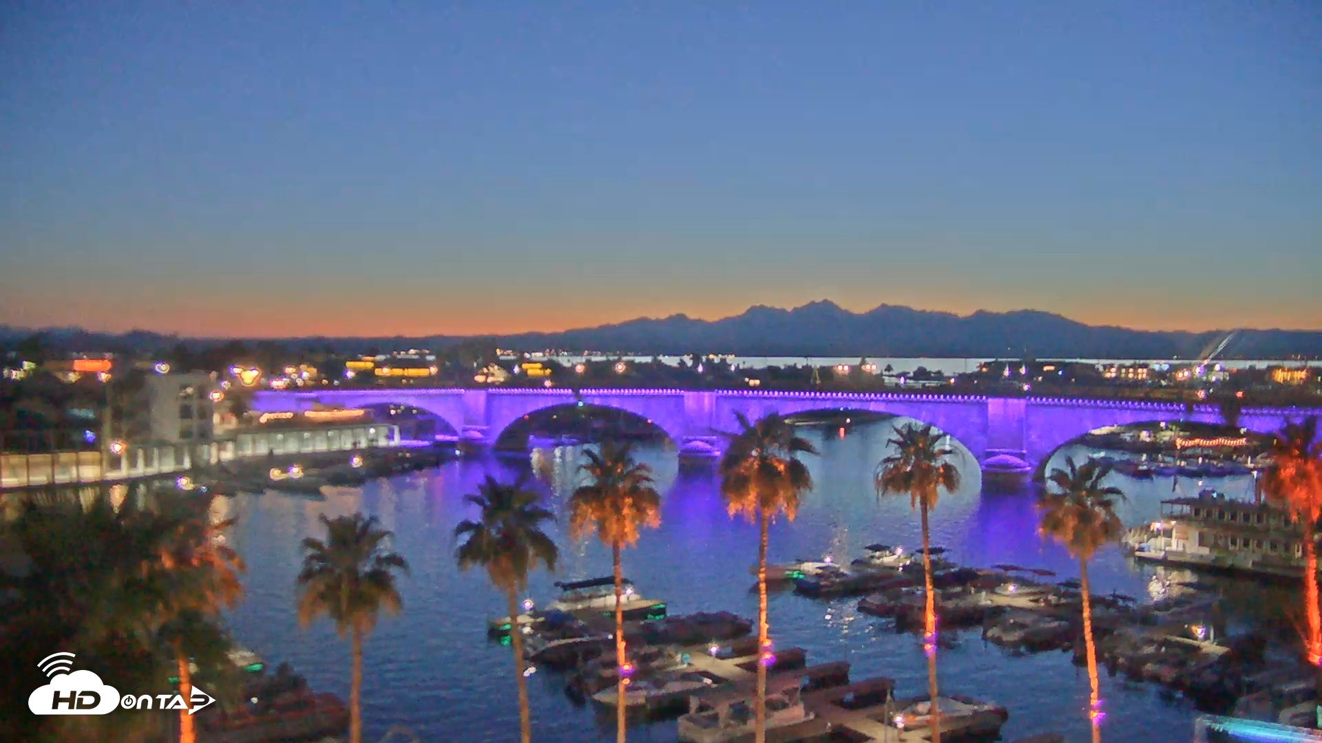 Snapshot of Lake Havasu London Bridge Live Webcam taken Jun 7, 2025, 8:27pm MST