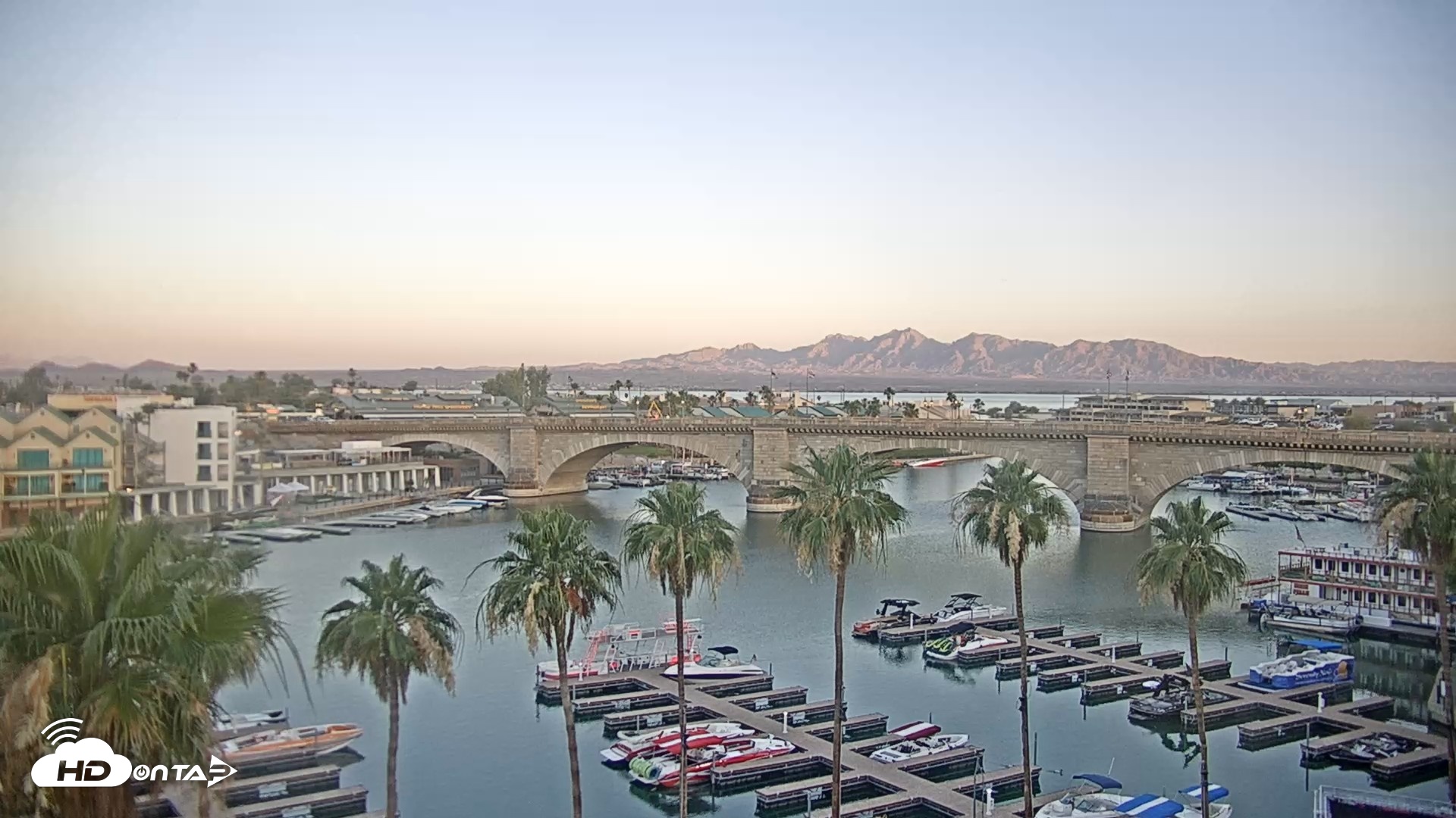 Snapshot of Lake Havasu London Bridge Live Webcam taken May 22, 2026, 5:45am MST