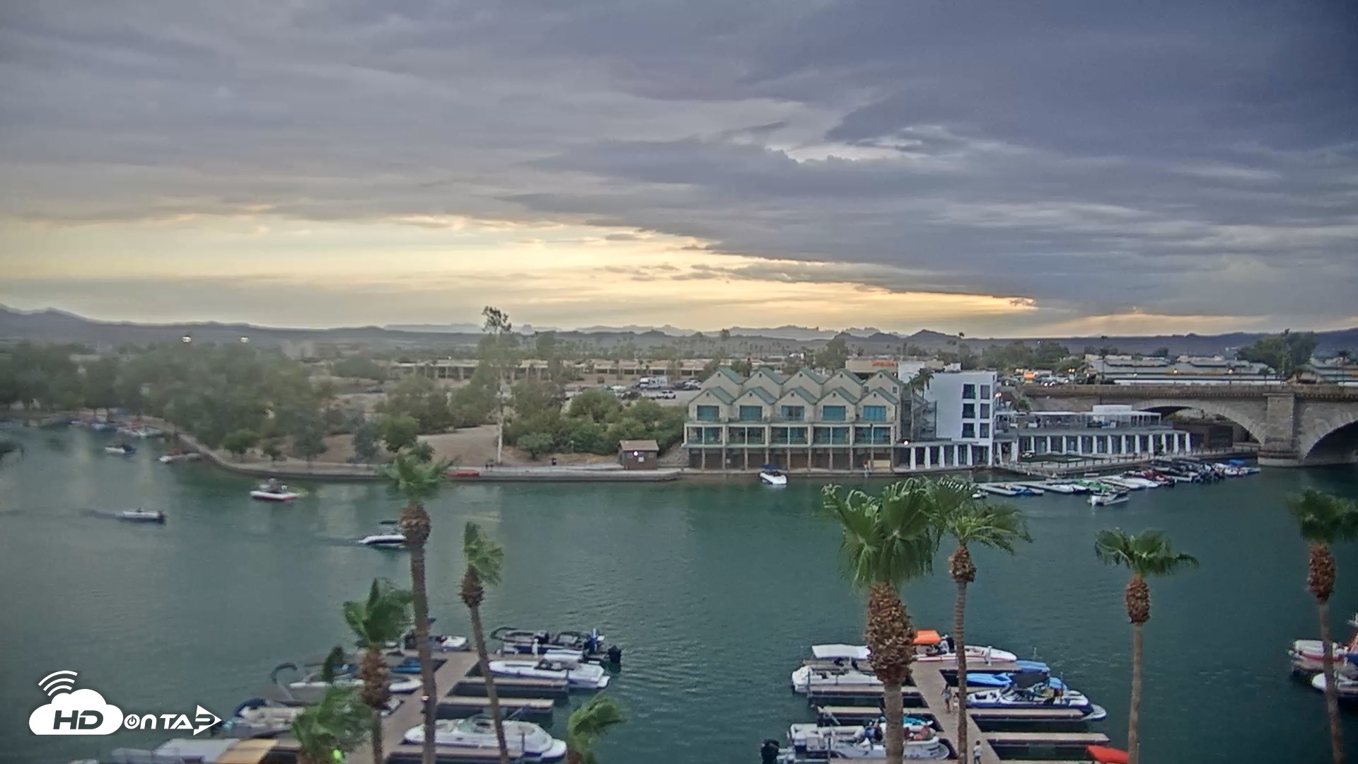 Snapshot of Lake Havasu London Bridge Live Webcam taken Jul 17, 2026, 7:21pm MST