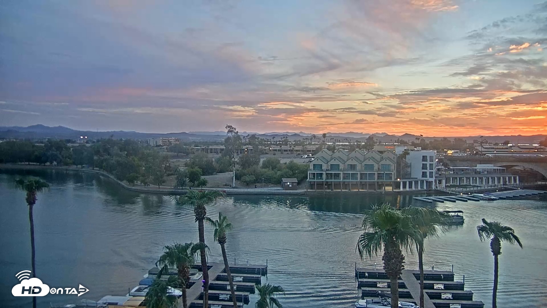 Snapshot of Lake Havasu London Bridge Live Webcam taken Aug 26, 2026, 7:15pm MST