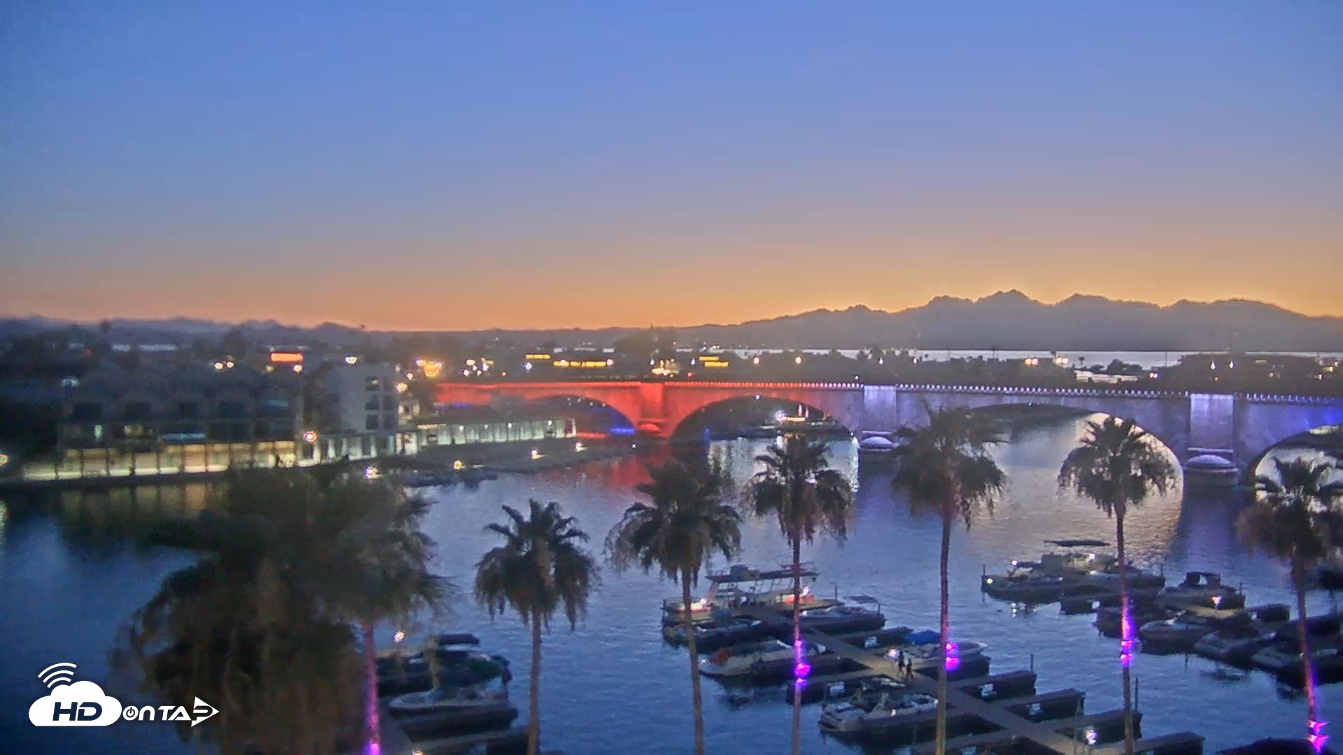 Snapshot of Lake Havasu London Bridge Live Webcam taken Jun 10, 2026, 8:20pm MST