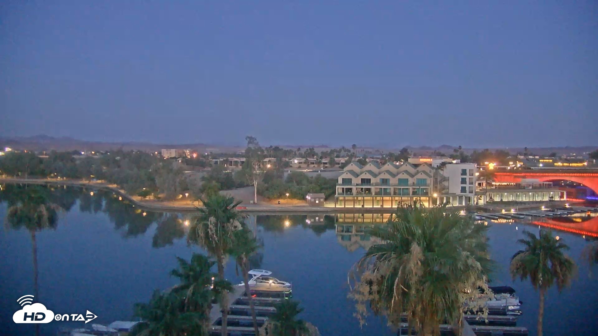 Snapshot of Lake Havasu London Bridge Live Webcam taken Jun 5, 2026, 4:59am MST