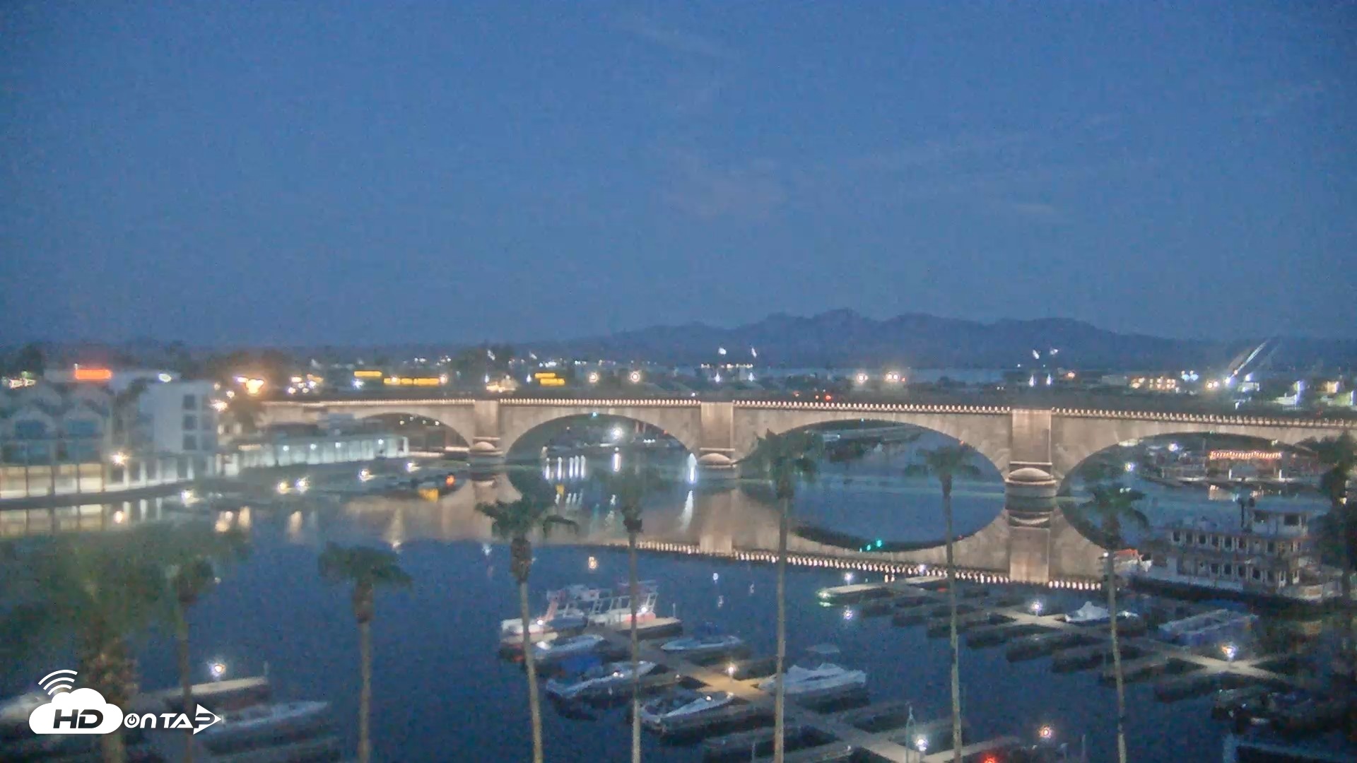 Snapshot of Lake Havasu London Bridge Live Webcam taken Aug 19, 2026, 5:29am MST