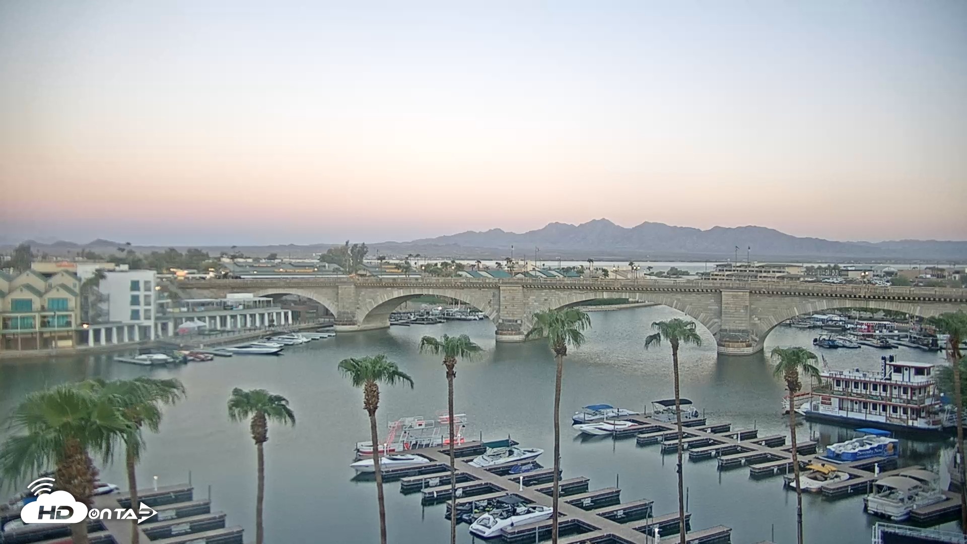Snapshot of Lake Havasu London Bridge Live Webcam taken Sep 4, 2026, 6:13am MST