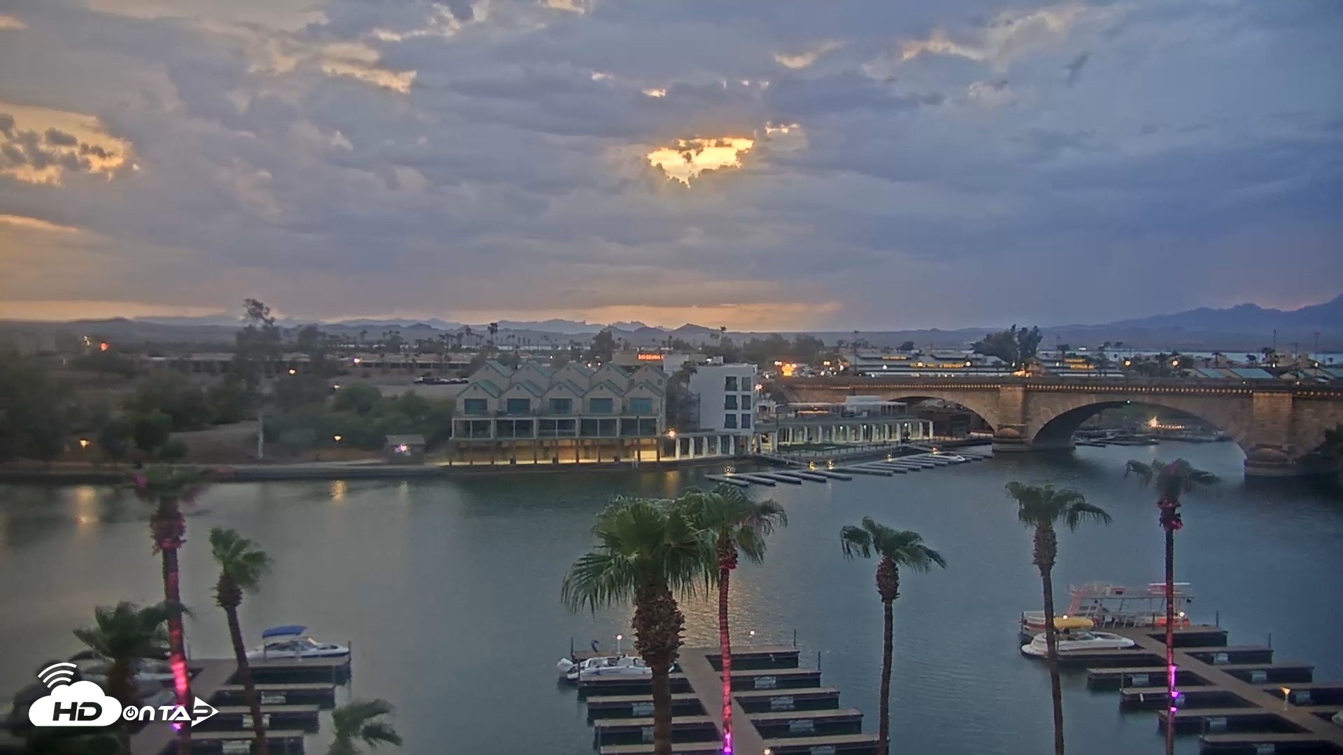 Snapshot of Lake Havasu London Bridge Live Webcam taken Aug 12, 2026, 7:33pm MST