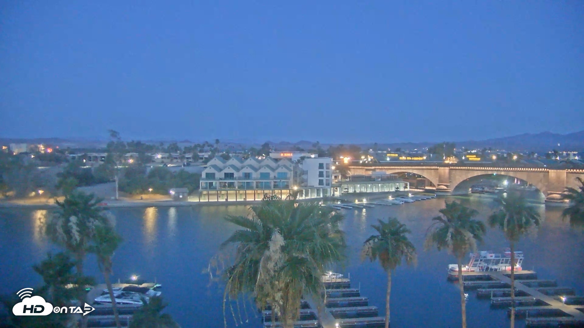 Snapshot of Lake Havasu London Bridge Live Webcam taken May 28, 2026, 4:58am MST