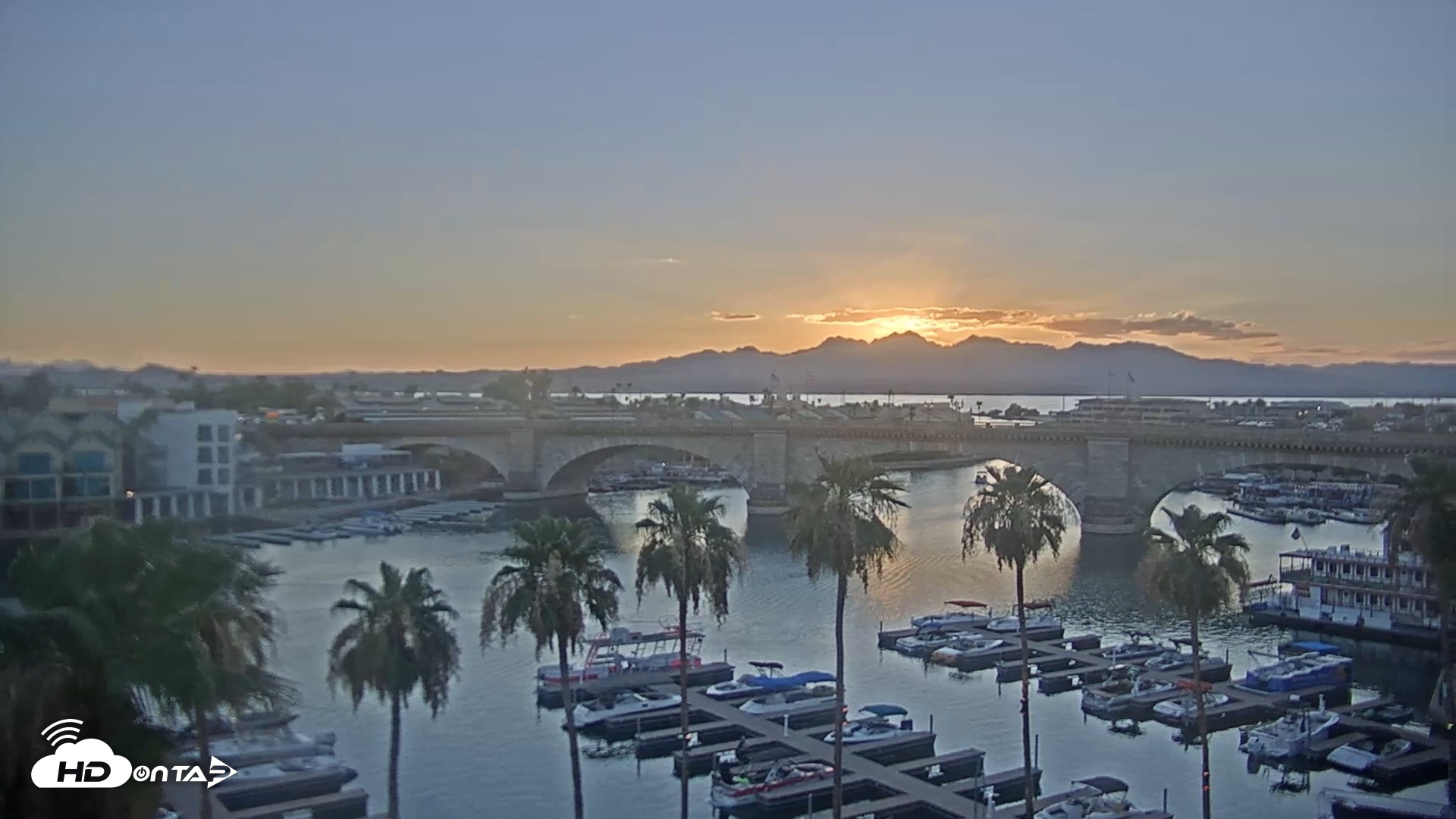 Snapshot of Lake Havasu London Bridge Live Webcam taken Jun 24, 2026, 7:43pm MST