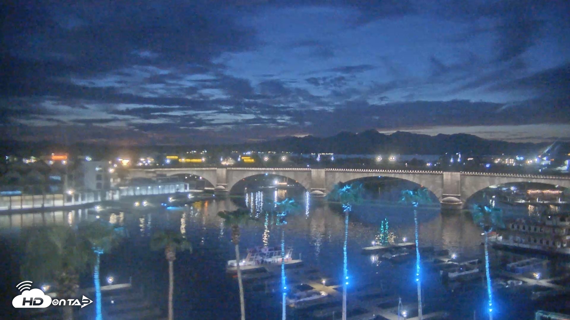 Snapshot of Lake Havasu London Bridge Live Webcam taken Aug 26, 2026, 7:55pm MST