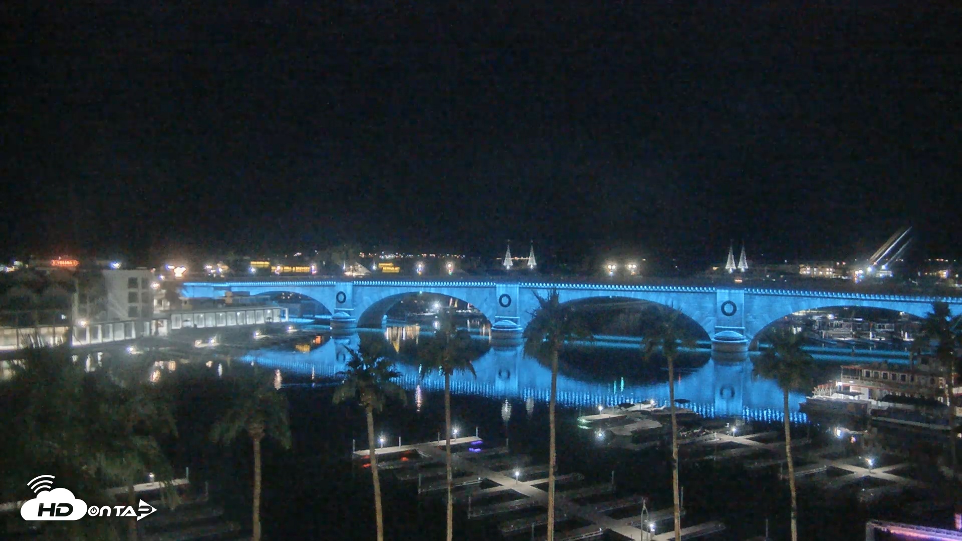 Snapshot of Lake Havasu London Bridge Live Webcam taken Nov 17, 2025, 6:21am MST