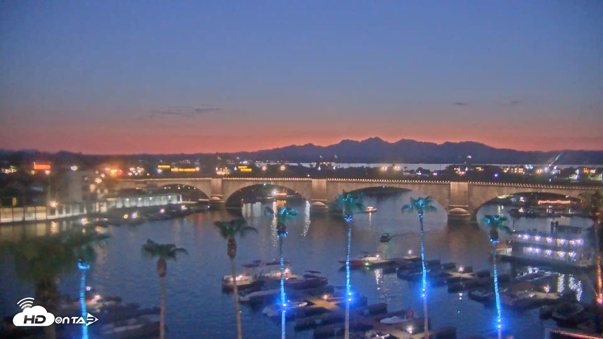 Snapshot of Lake Havasu London Bridge Live Webcam taken Aug 8, 2026, 8:09pm MST