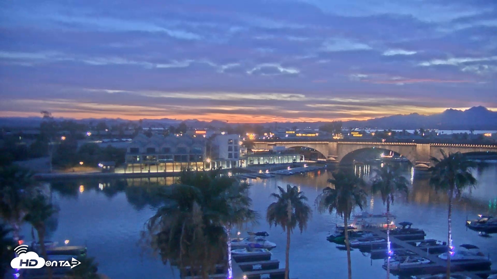Snapshot of Lake Havasu London Bridge Live Webcam taken Jun 8, 2026, 8:12pm MST