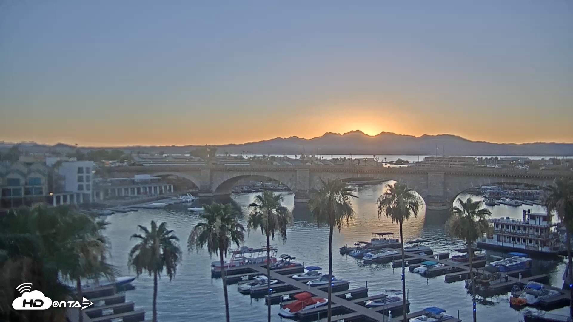 Snapshot of Lake Havasu London Bridge Live Webcam taken Jun 17, 2026, 7:48pm MST