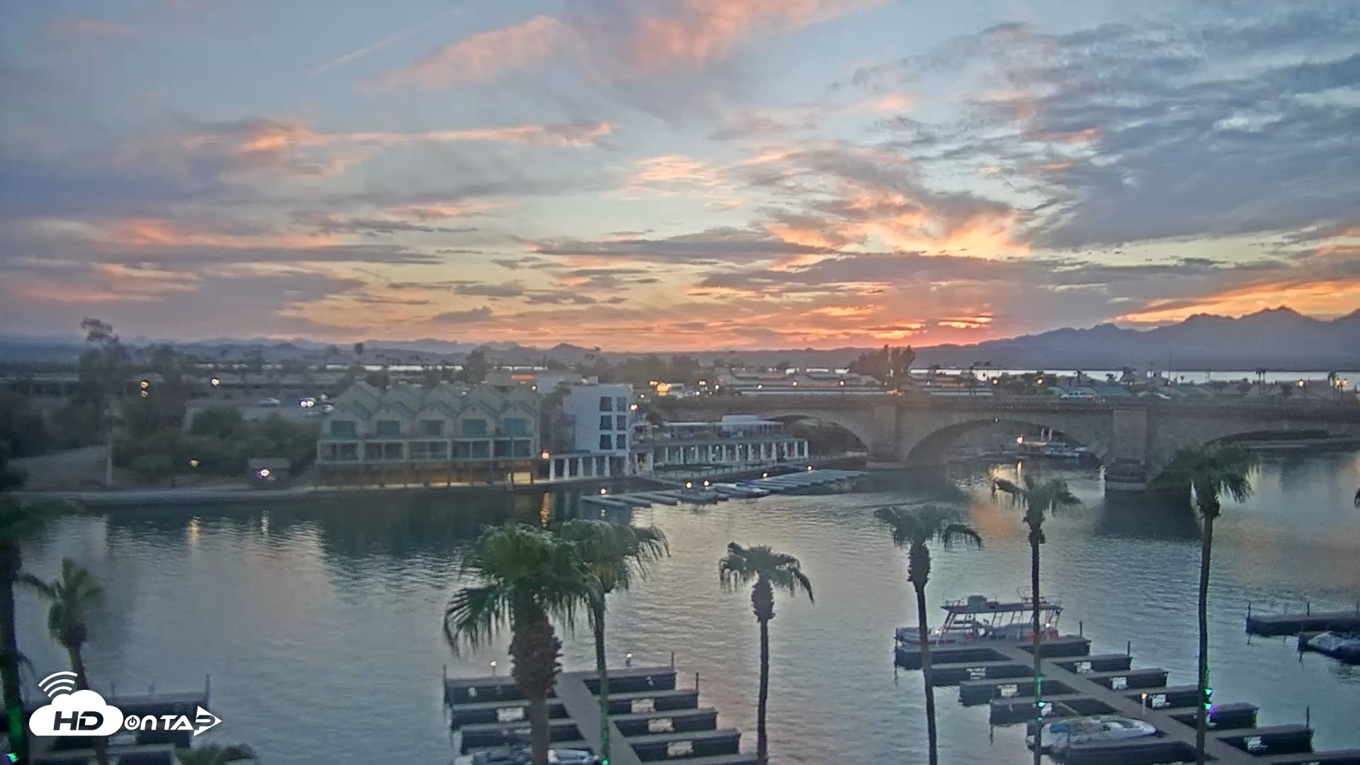 Snapshot of Lake Havasu London Bridge Live Webcam taken Aug 26, 2026, 7:18pm MST