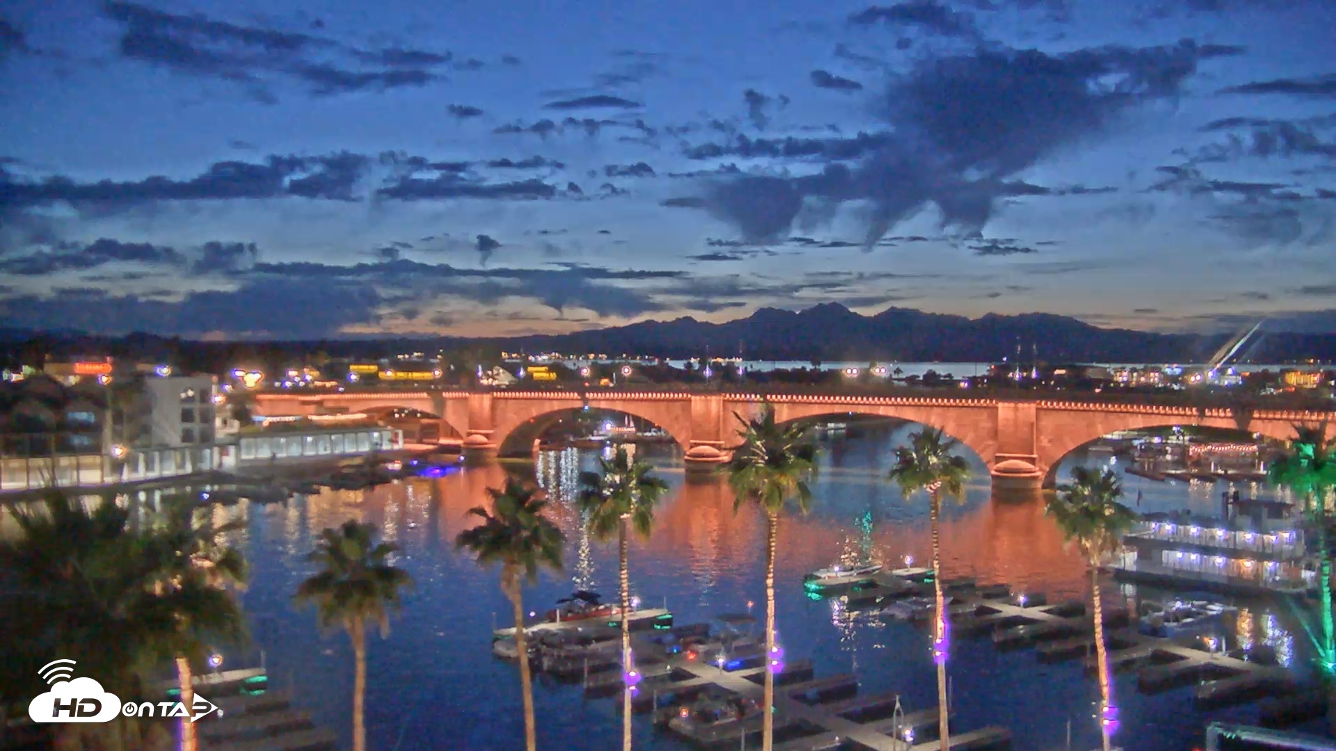Snapshot of Lake Havasu London Bridge Live Webcam taken May 1, 2025, 8:03pm MST