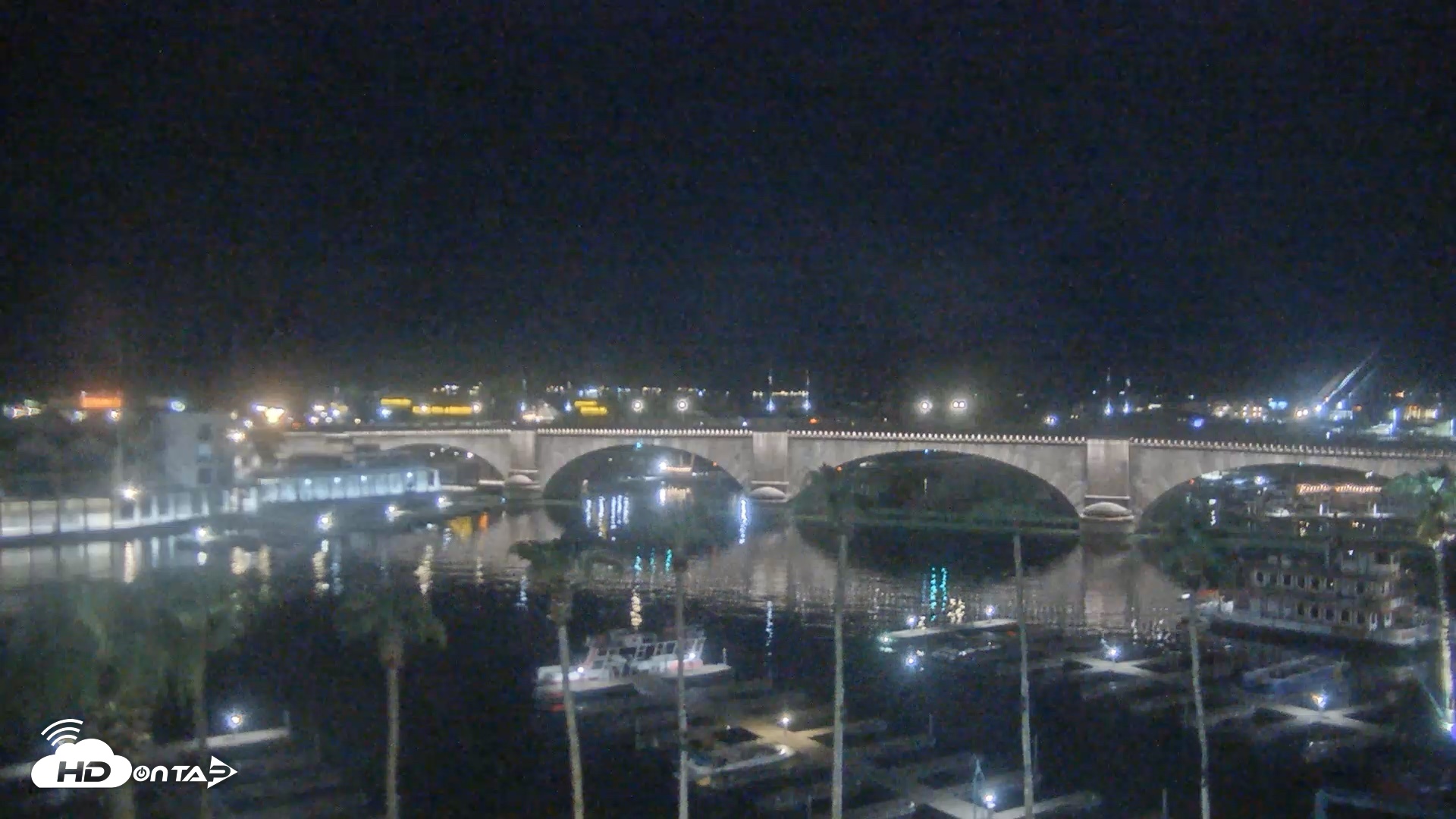 Snapshot of Lake Havasu London Bridge Live Webcam taken Aug 25, 2026, 8:55pm MST