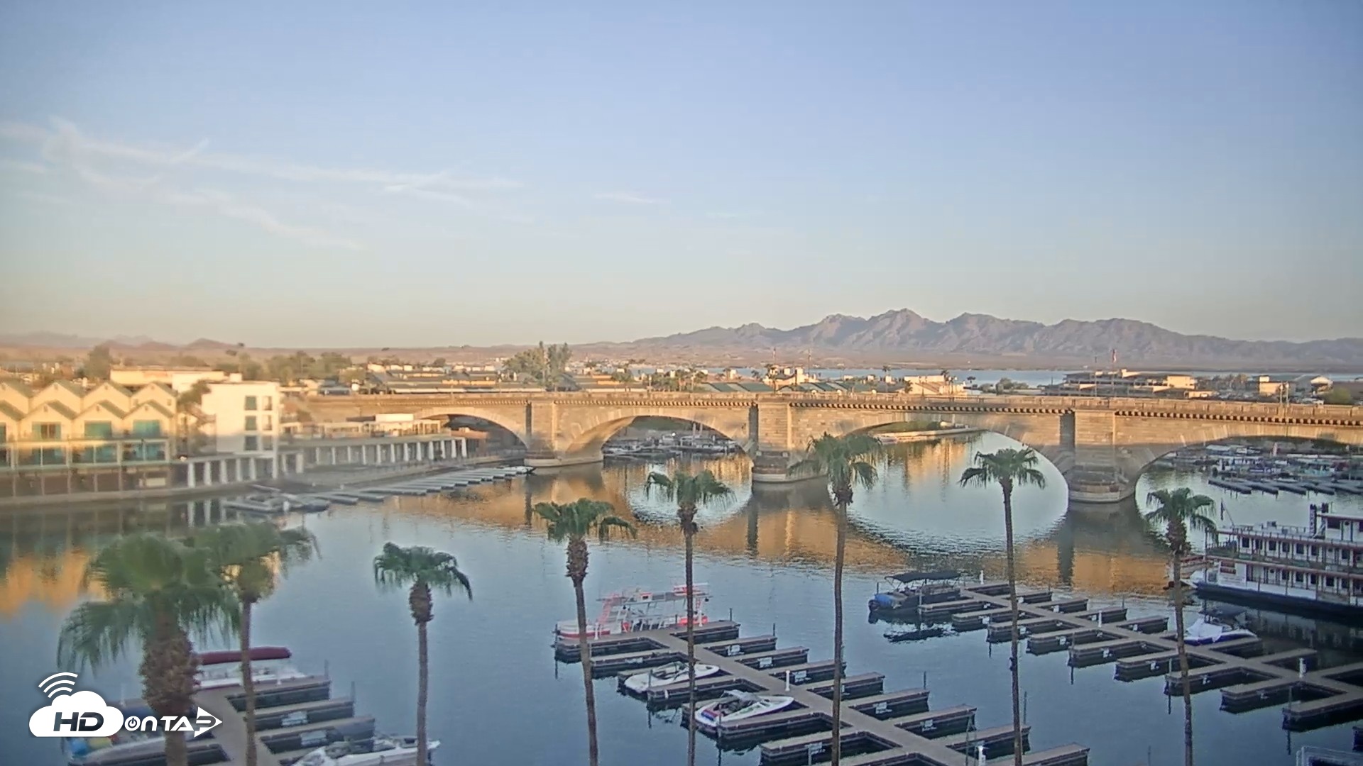 Snapshot of Lake Havasu London Bridge Live Webcam taken Aug 21, 2026, 6:25am MST