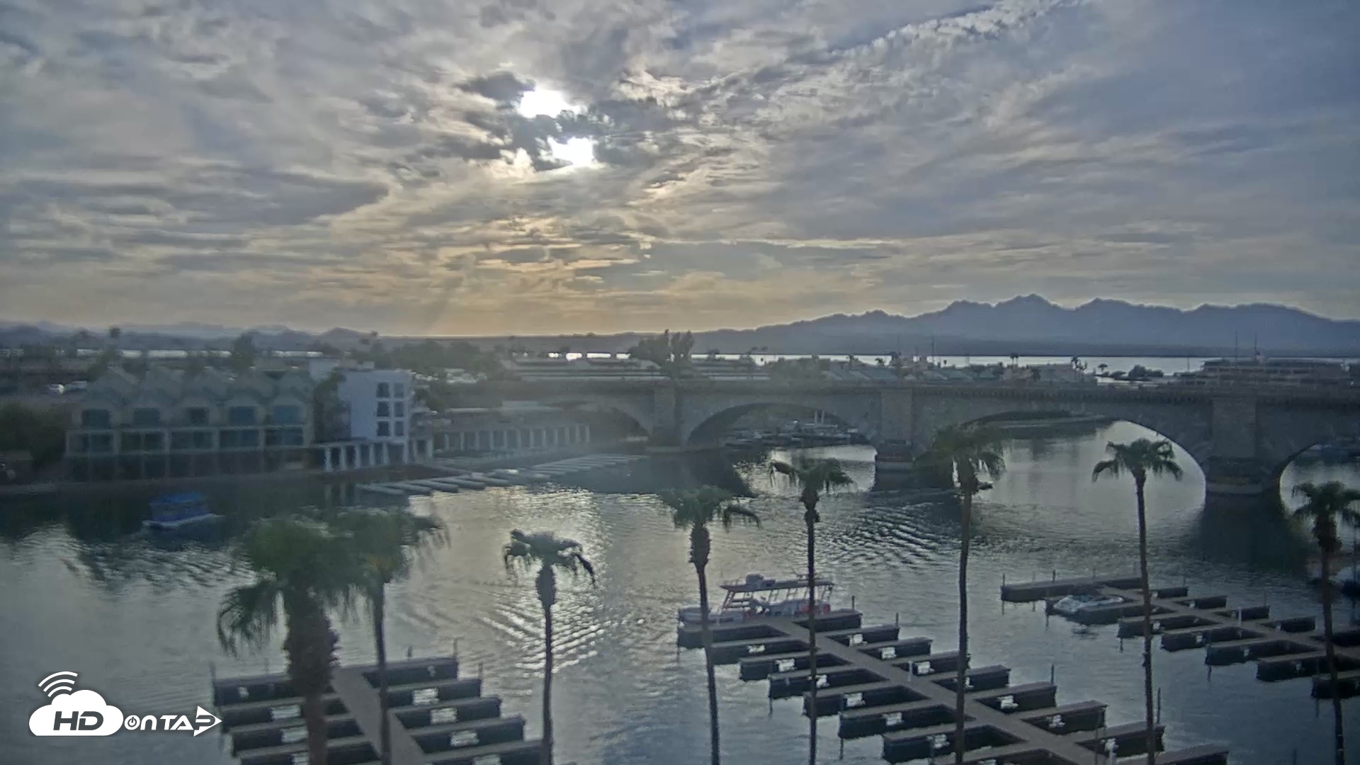 Snapshot of Lake Havasu London Bridge Live Webcam taken Aug 26, 2026, 6:15pm MST
