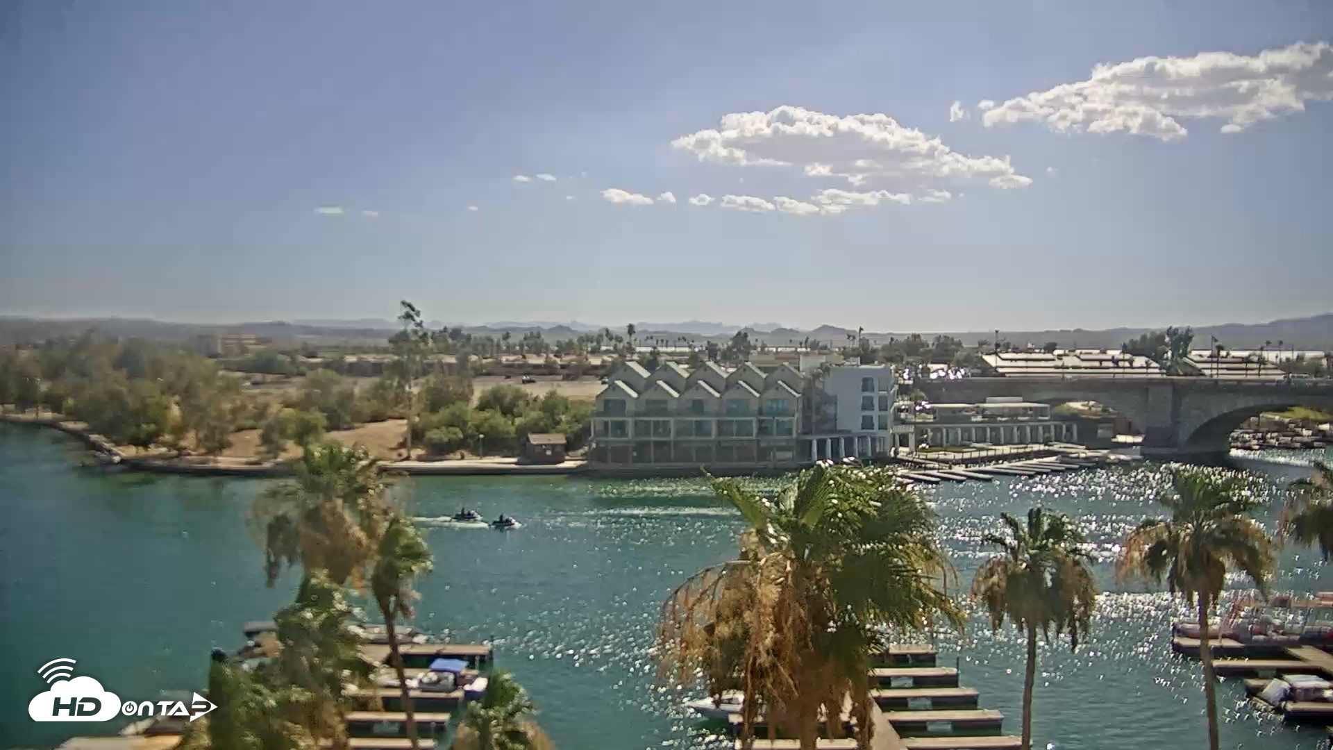 Snapshot of Lake Havasu London Bridge Live Webcam taken Jun 17, 2026, 4:24pm MST