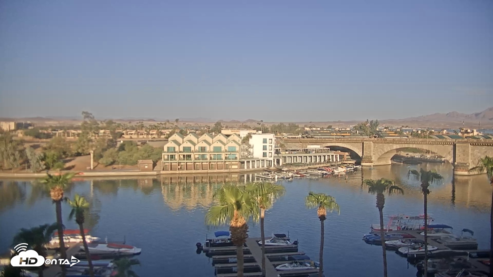 Snapshot of Lake Havasu London Bridge Live Webcam taken Aug 22, 2026, 7:03am MST