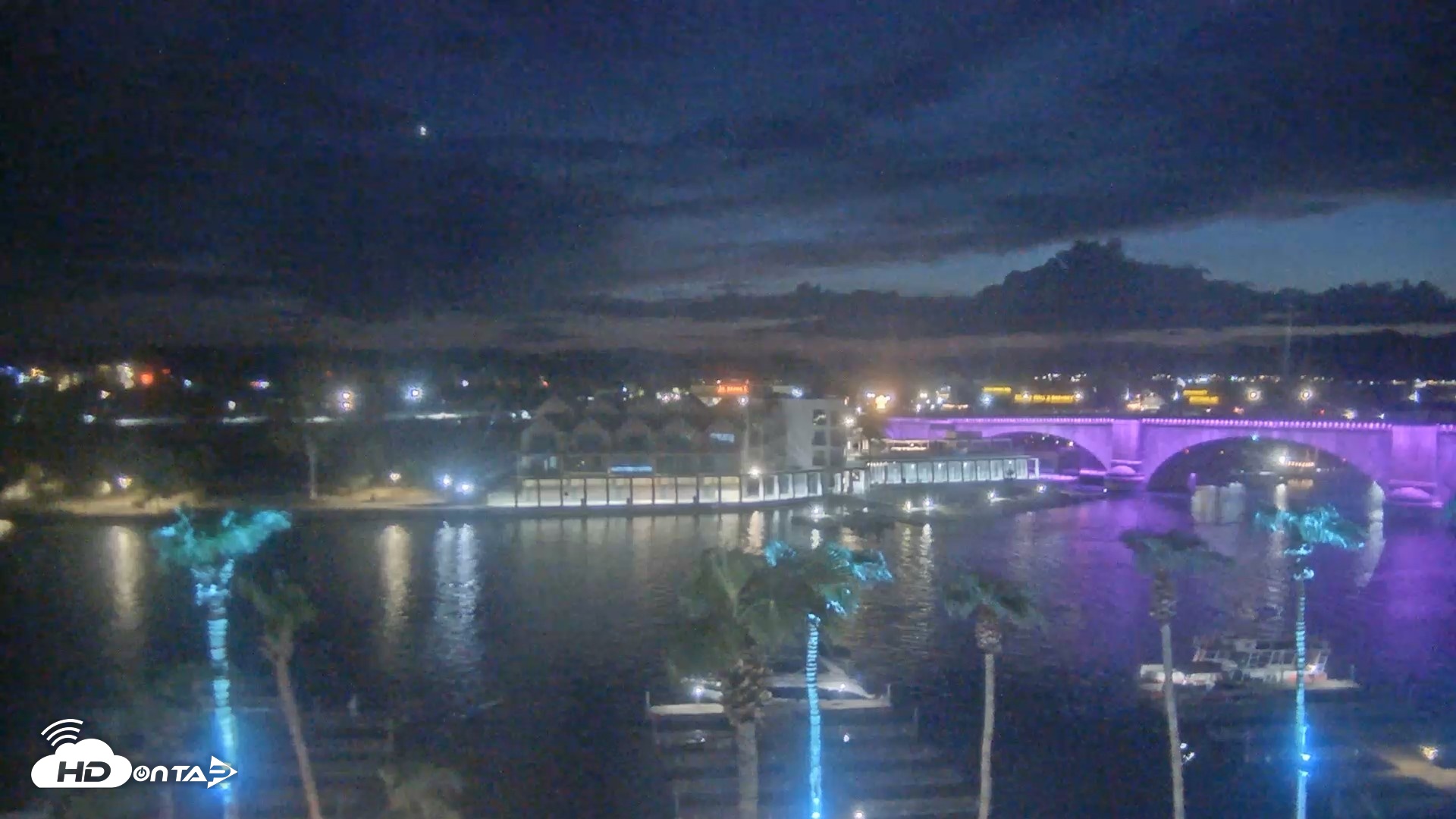 Snapshot of Lake Havasu London Bridge Live Webcam taken Aug 28, 2026, 7:56pm MST