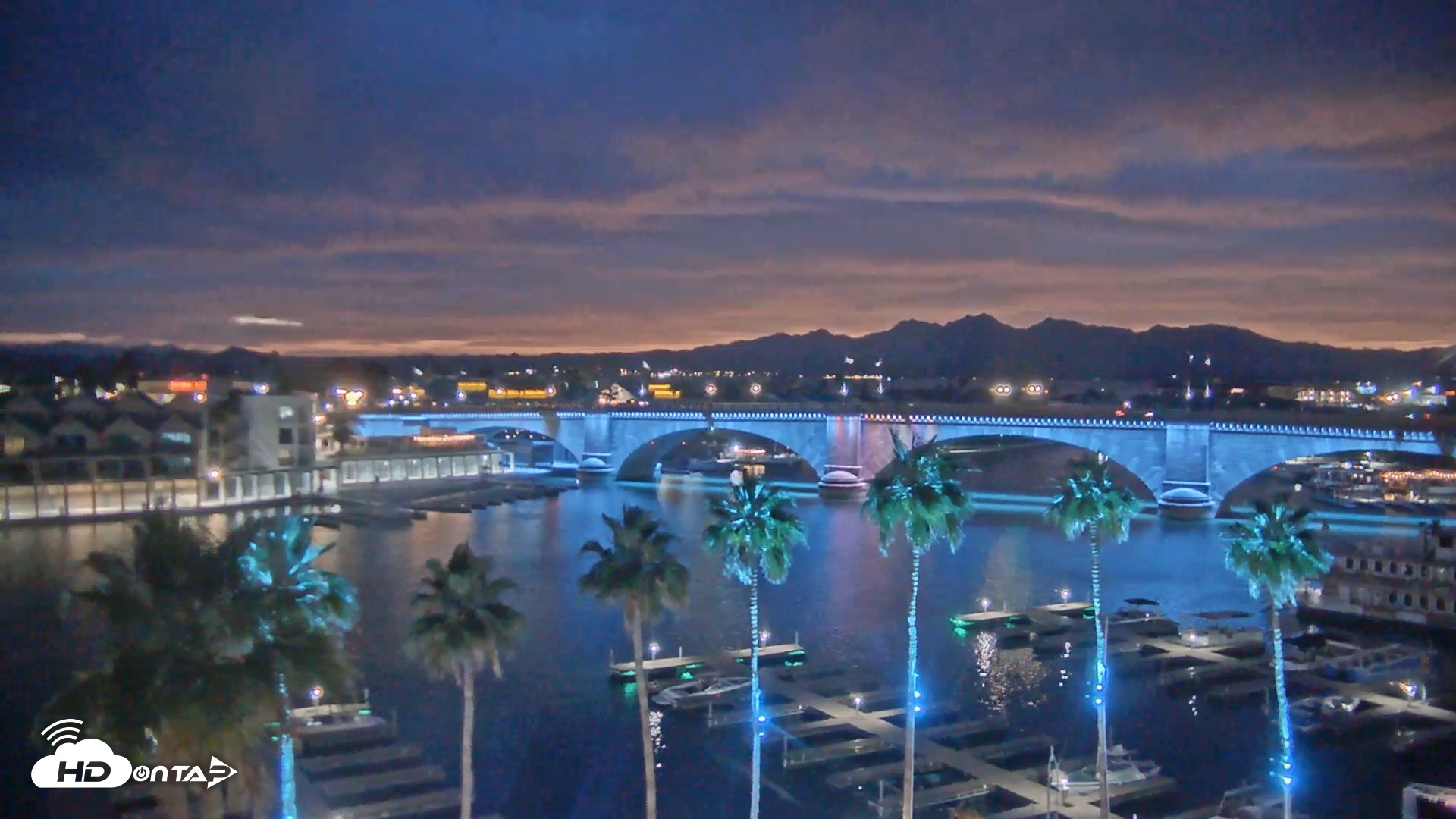 Snapshot of Lake Havasu London Bridge Live Webcam taken May 12, 2025, 8:03pm MST
