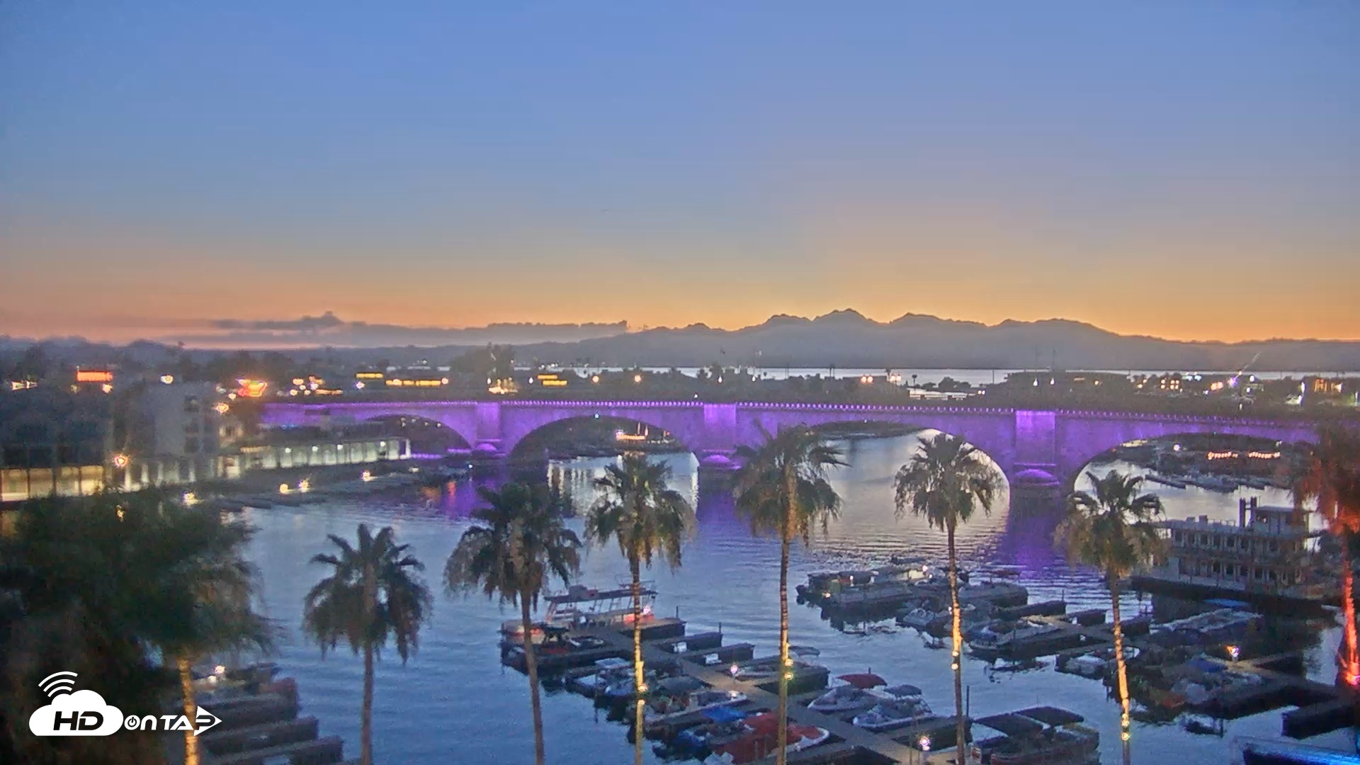 Snapshot of Lake Havasu London Bridge Live Webcam taken Jun 15, 2026, 8:19pm MST