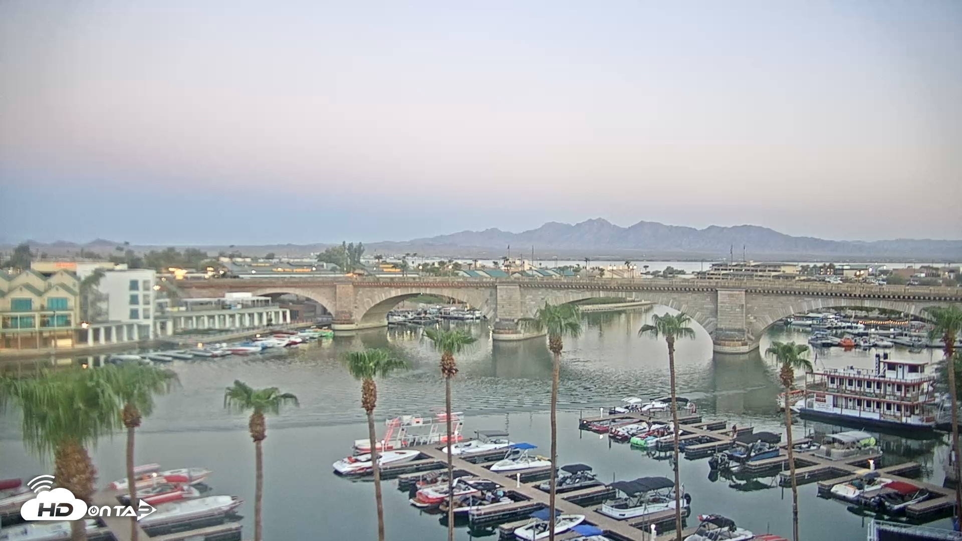 Snapshot of Lake Havasu London Bridge Live Webcam taken Aug 1, 2026, 5:42am MST